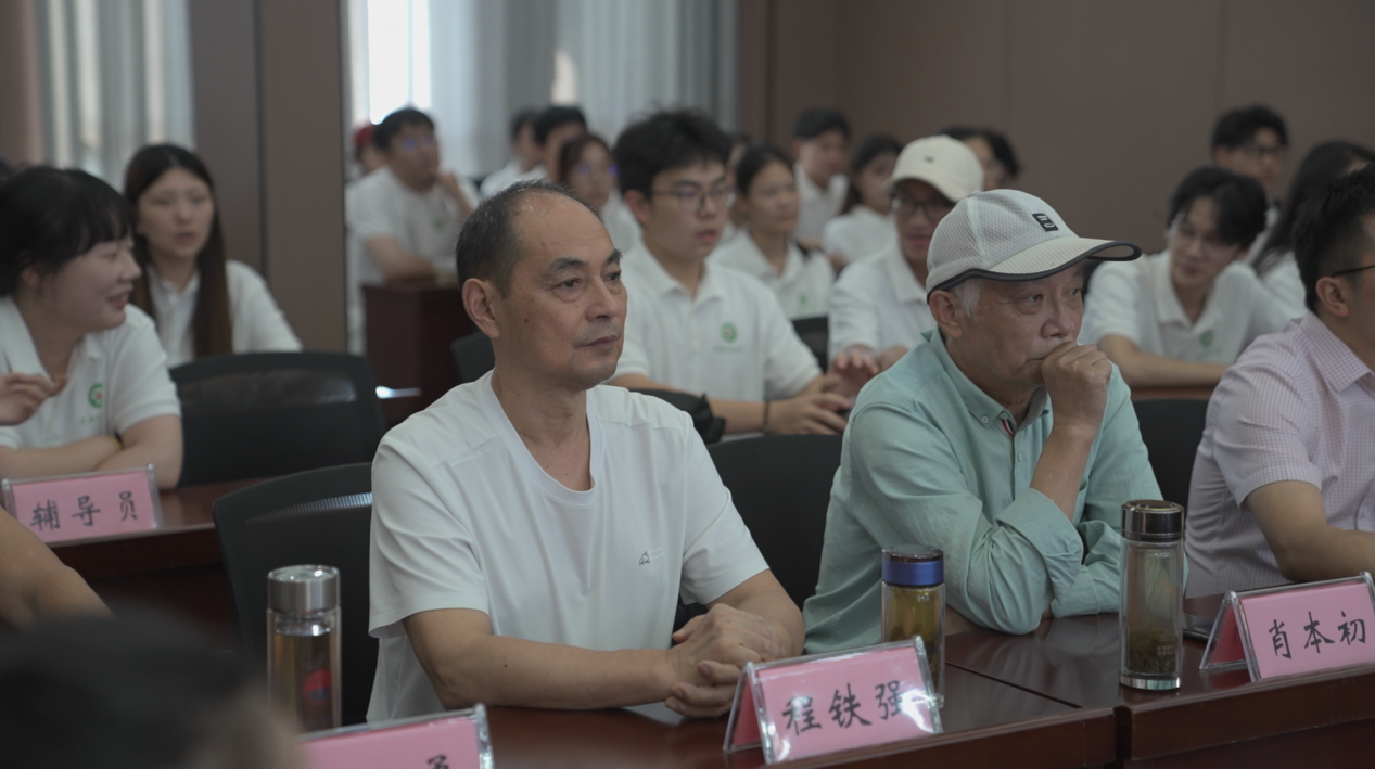 英山县党史专家程铁强老师发言 英山县党史专家程铁强老师发言