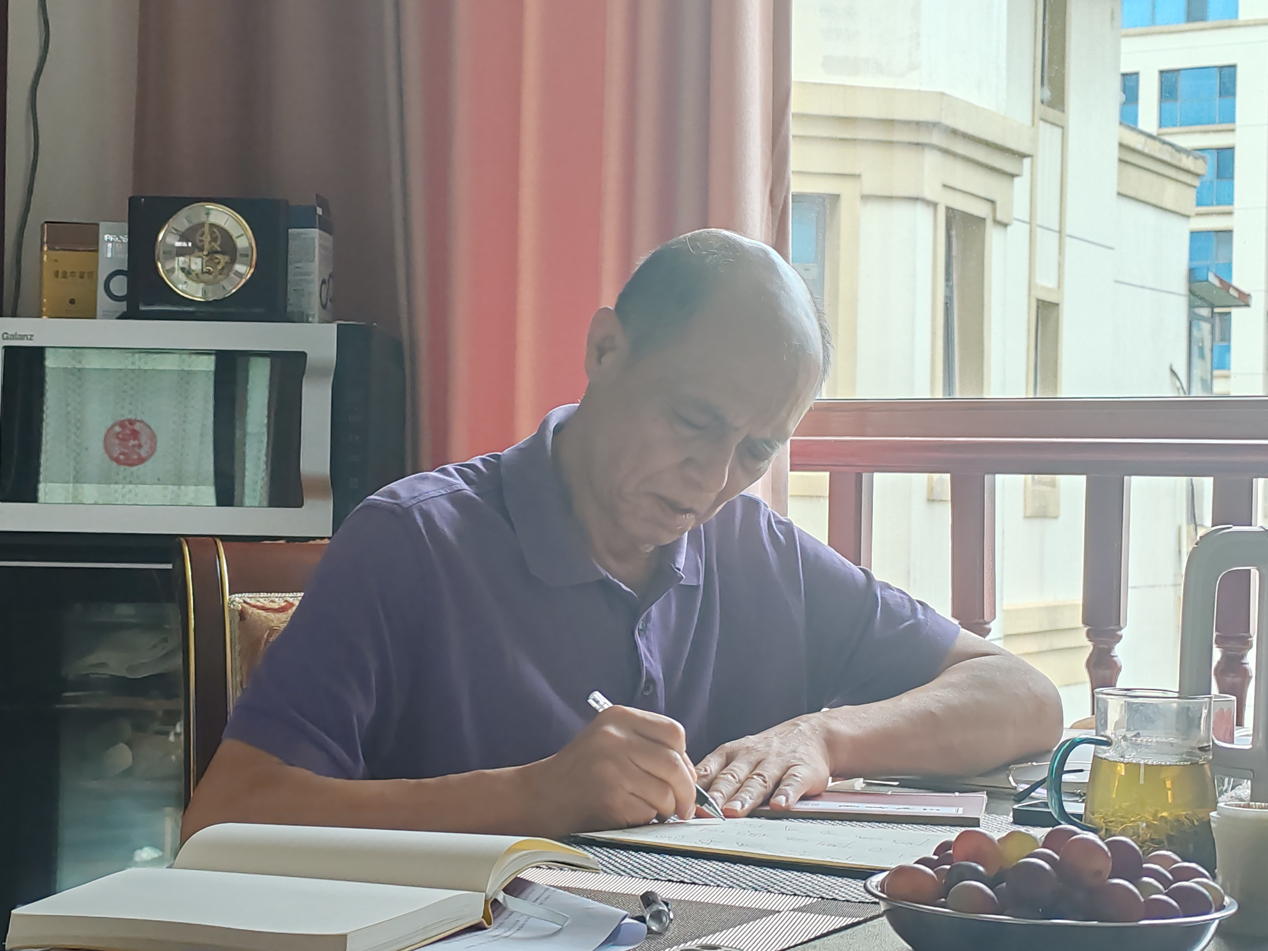 图四：王克奇老师为历史文化学院学子题写寄语