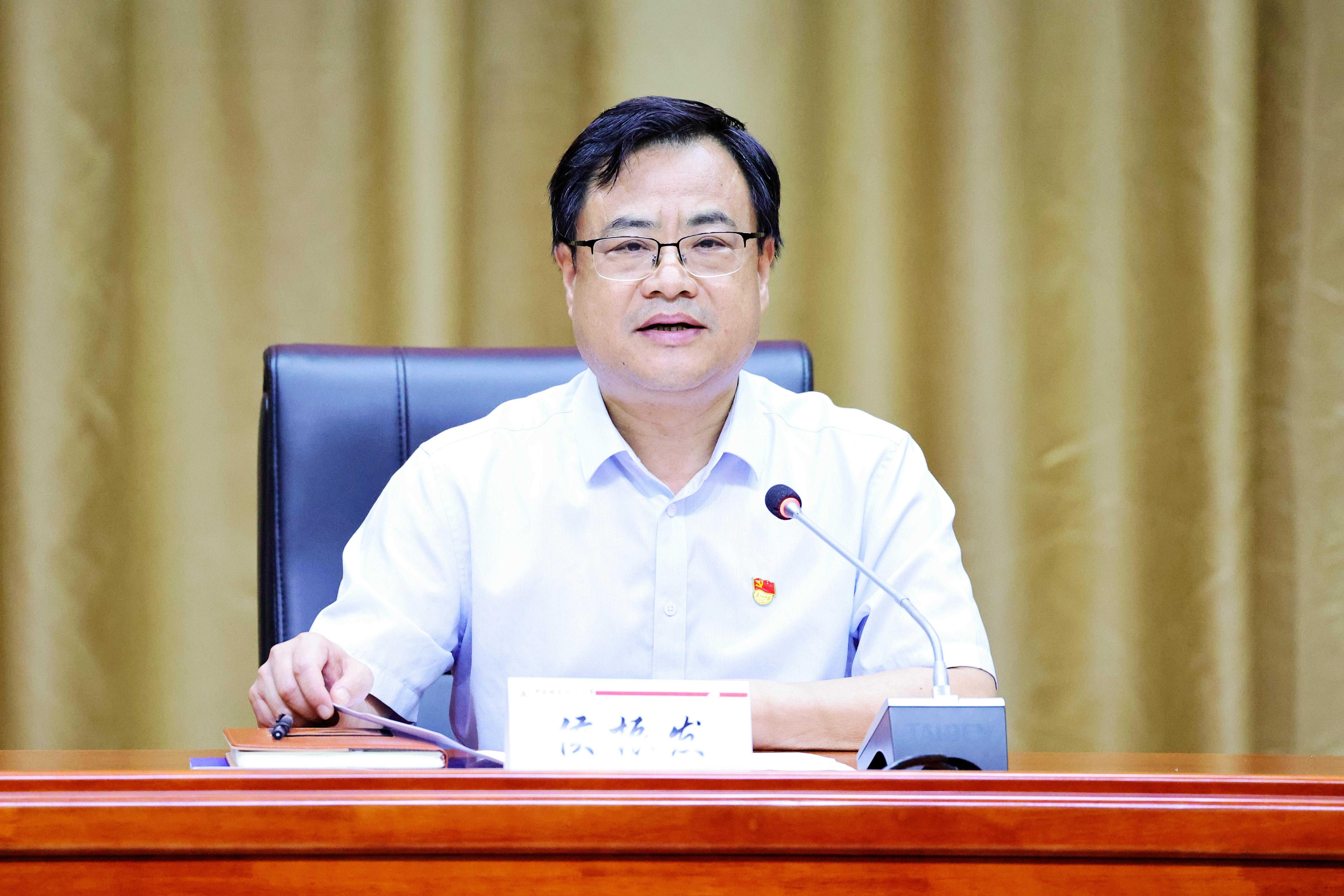 dac483b5-e248-444d-bee7-2b1f0de0d265