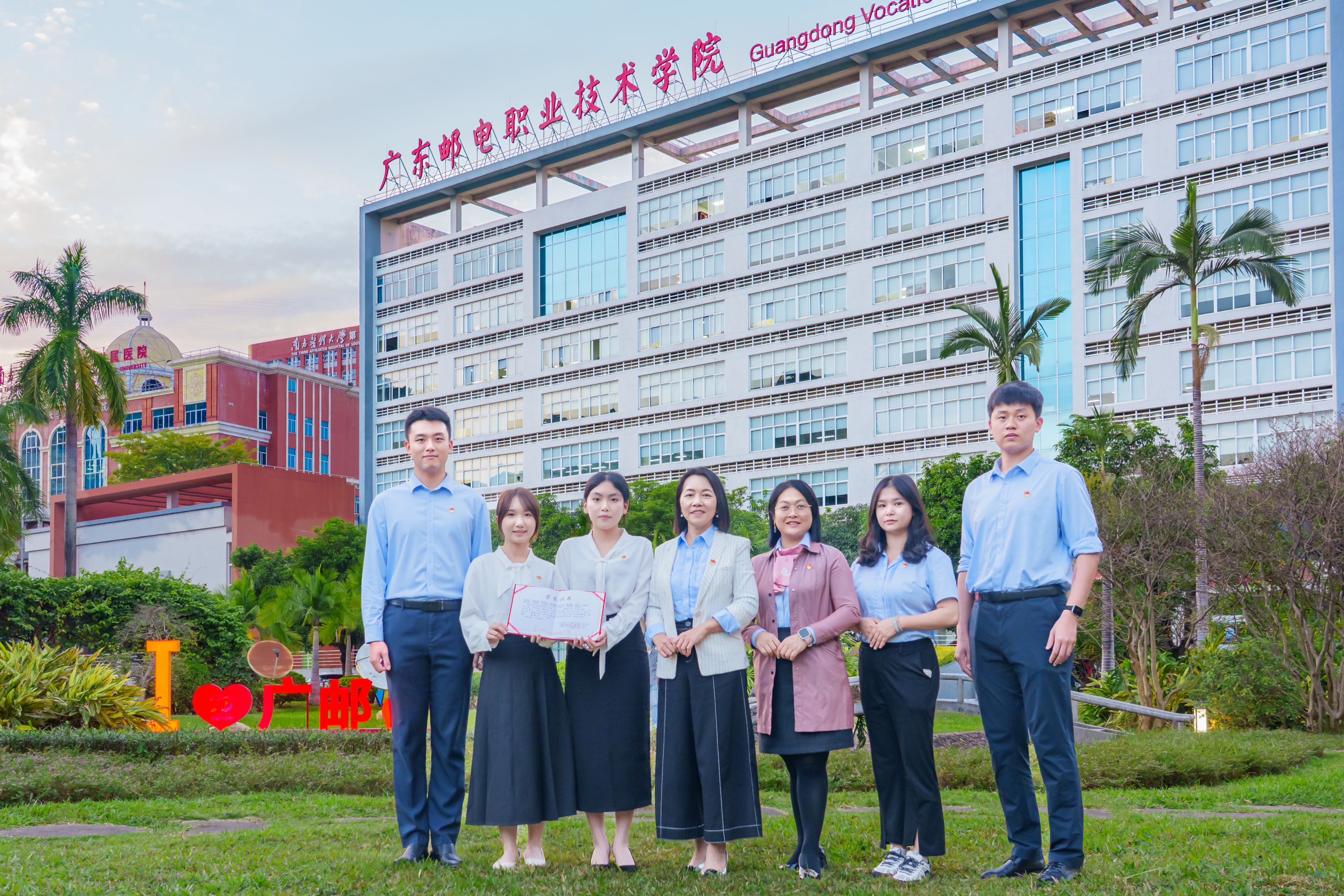 f7bdab498cd8316ad64219e79ffbd00e