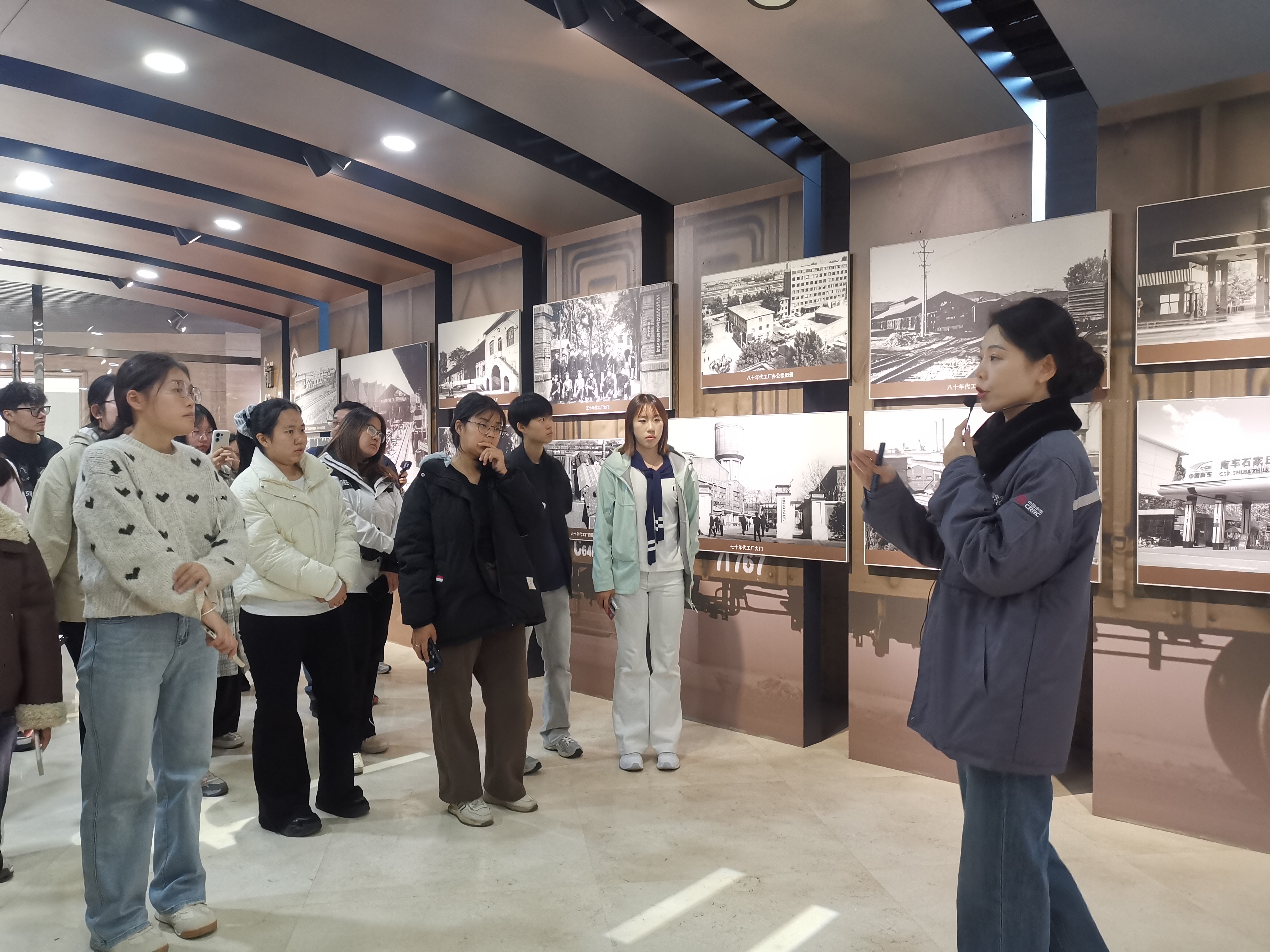 在中车集团石家庄车辆有限公司参观 在中车集团石家庄车辆有限公司参观