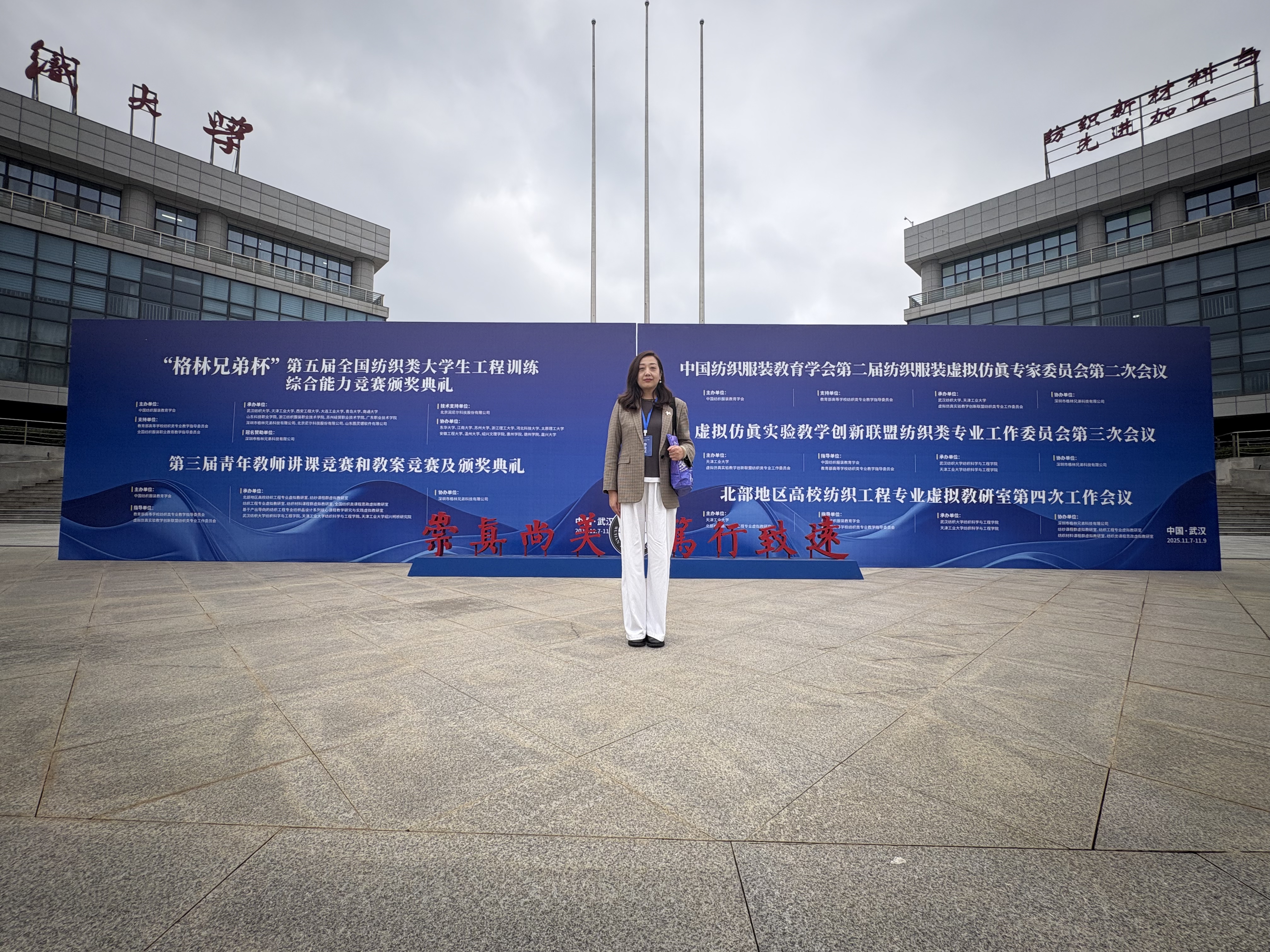 d5abfeb72597f9bd511e84f7dcb1cf43