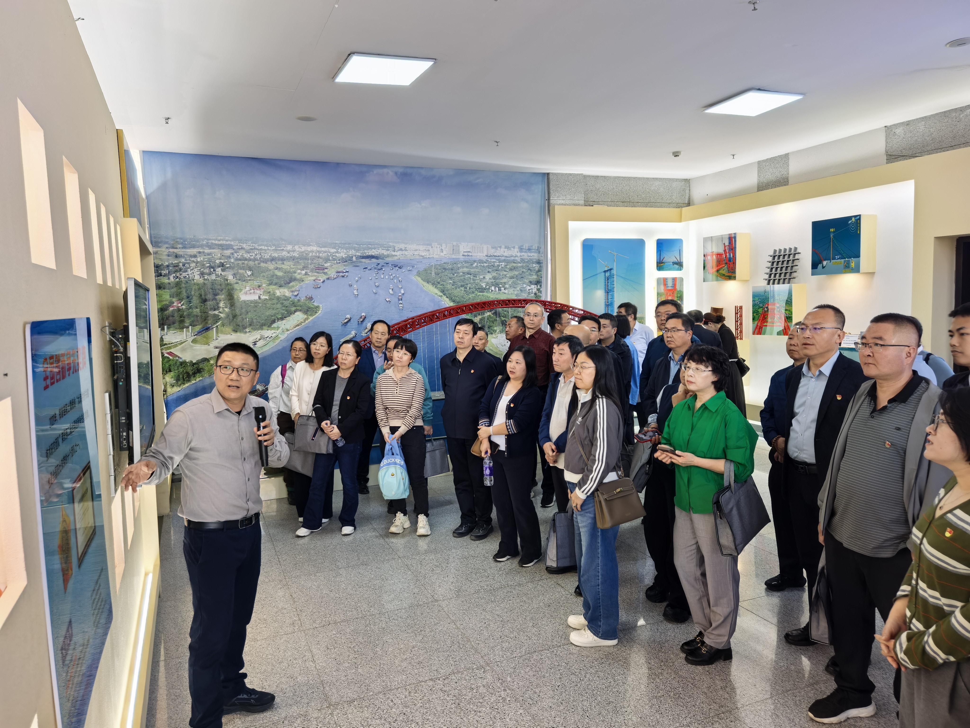 广西大学现场参观2