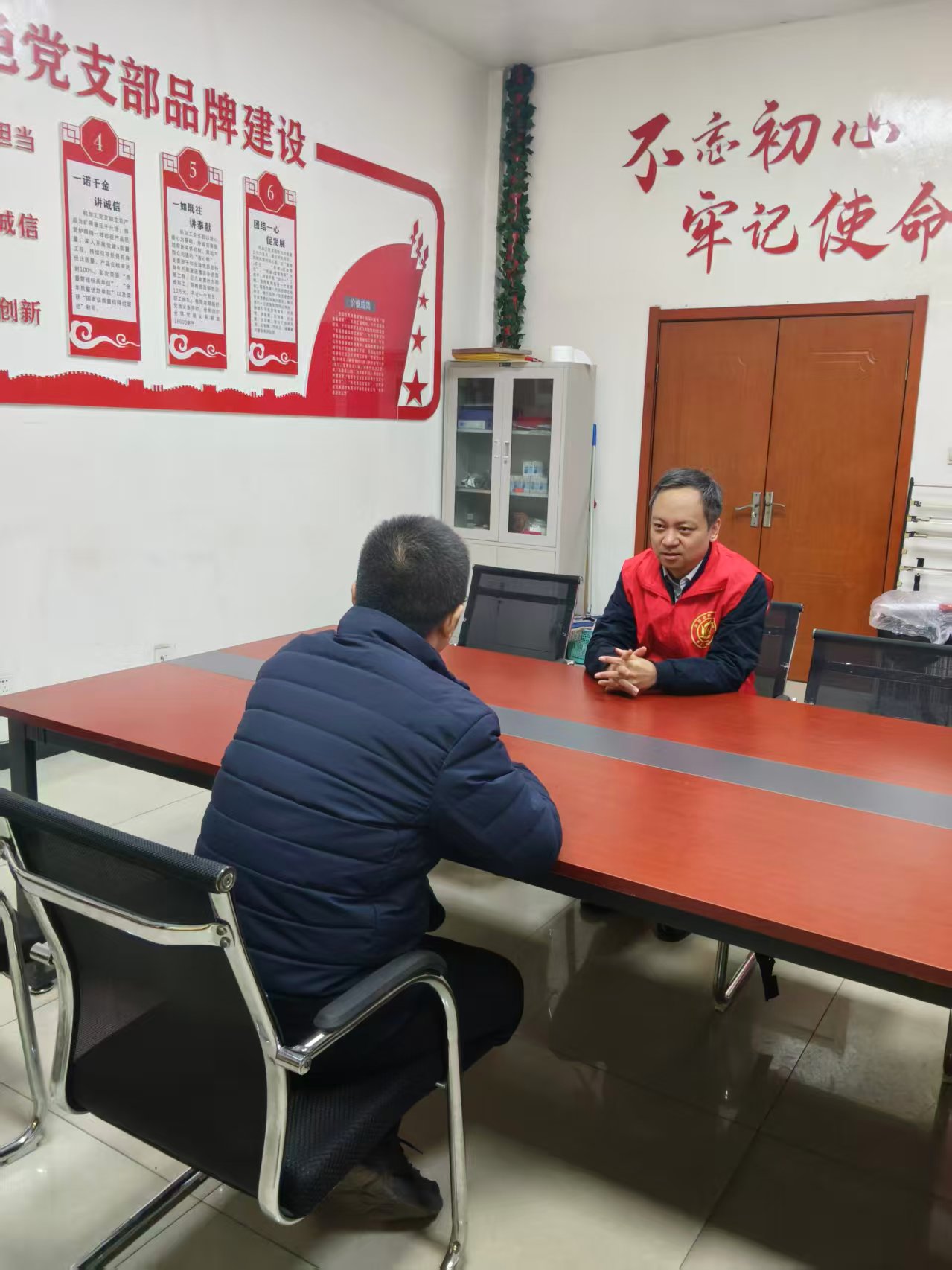 c8962fd425db2c2781bee255cd49556