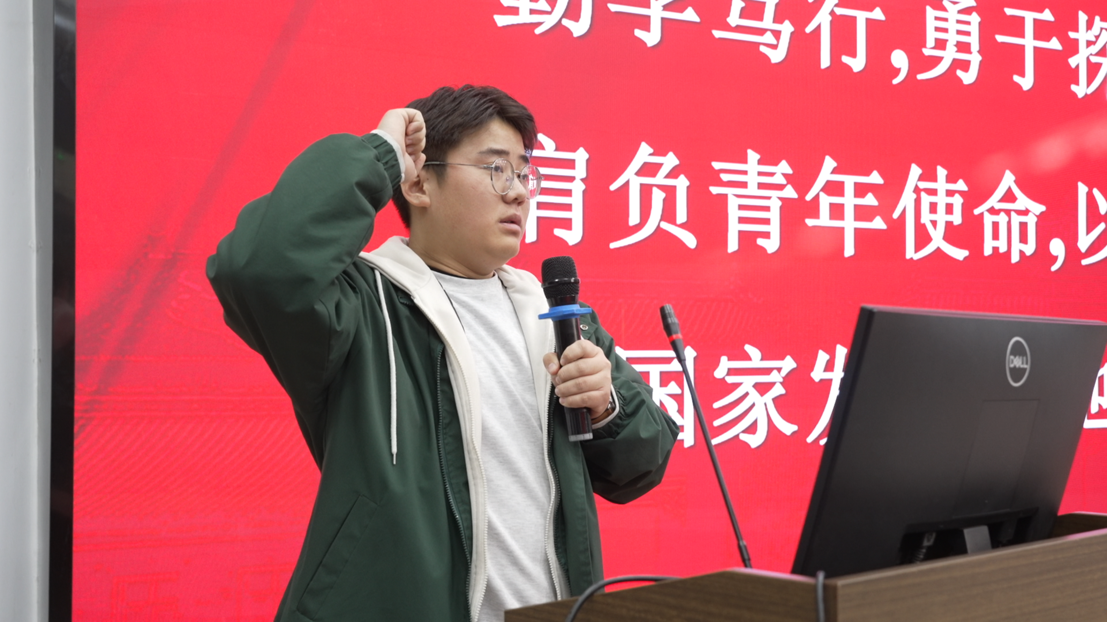 图12：顾世博领誓