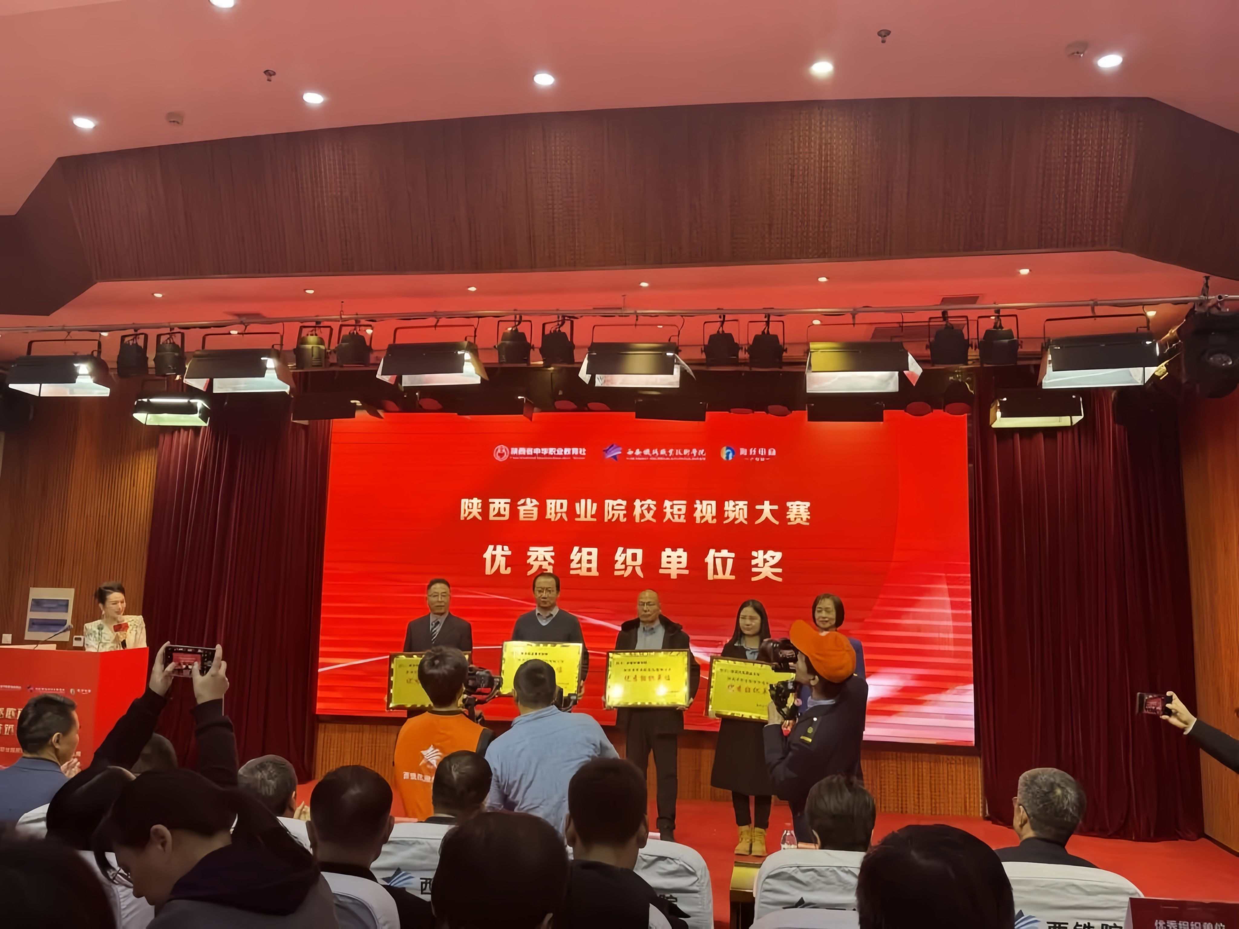 1FB69249B0ACC93CA6BB9B17B3E_B2875A35_AFE5B