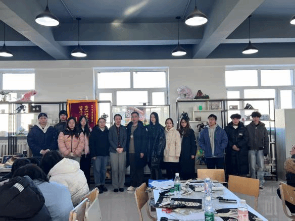 姜老师在哈尔滨远东理工学院交流