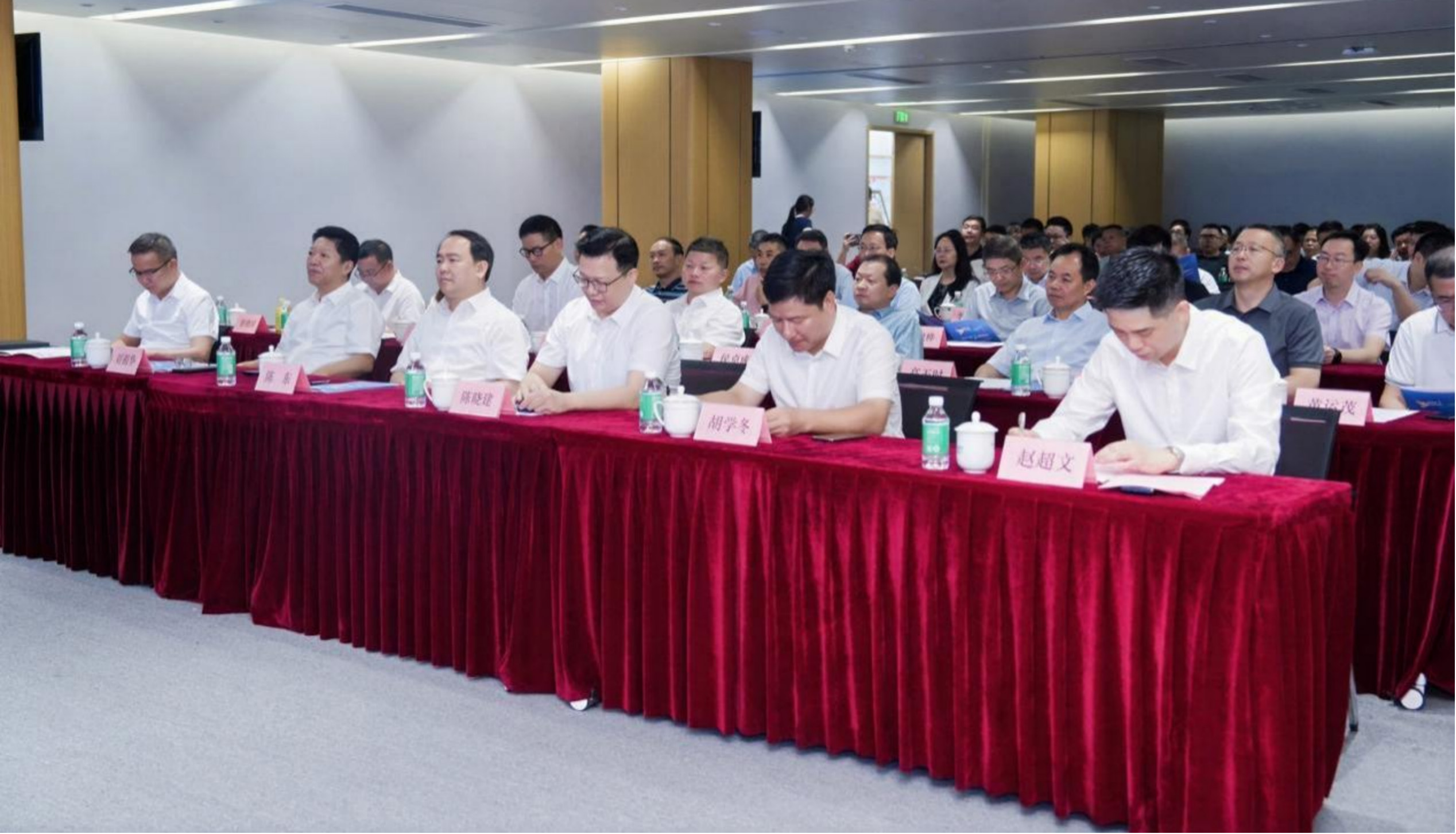 广财“强国行”团队师生设计“兴宁鸽IP”正式发布，以文化赋能助力乡村振兴（图片2）