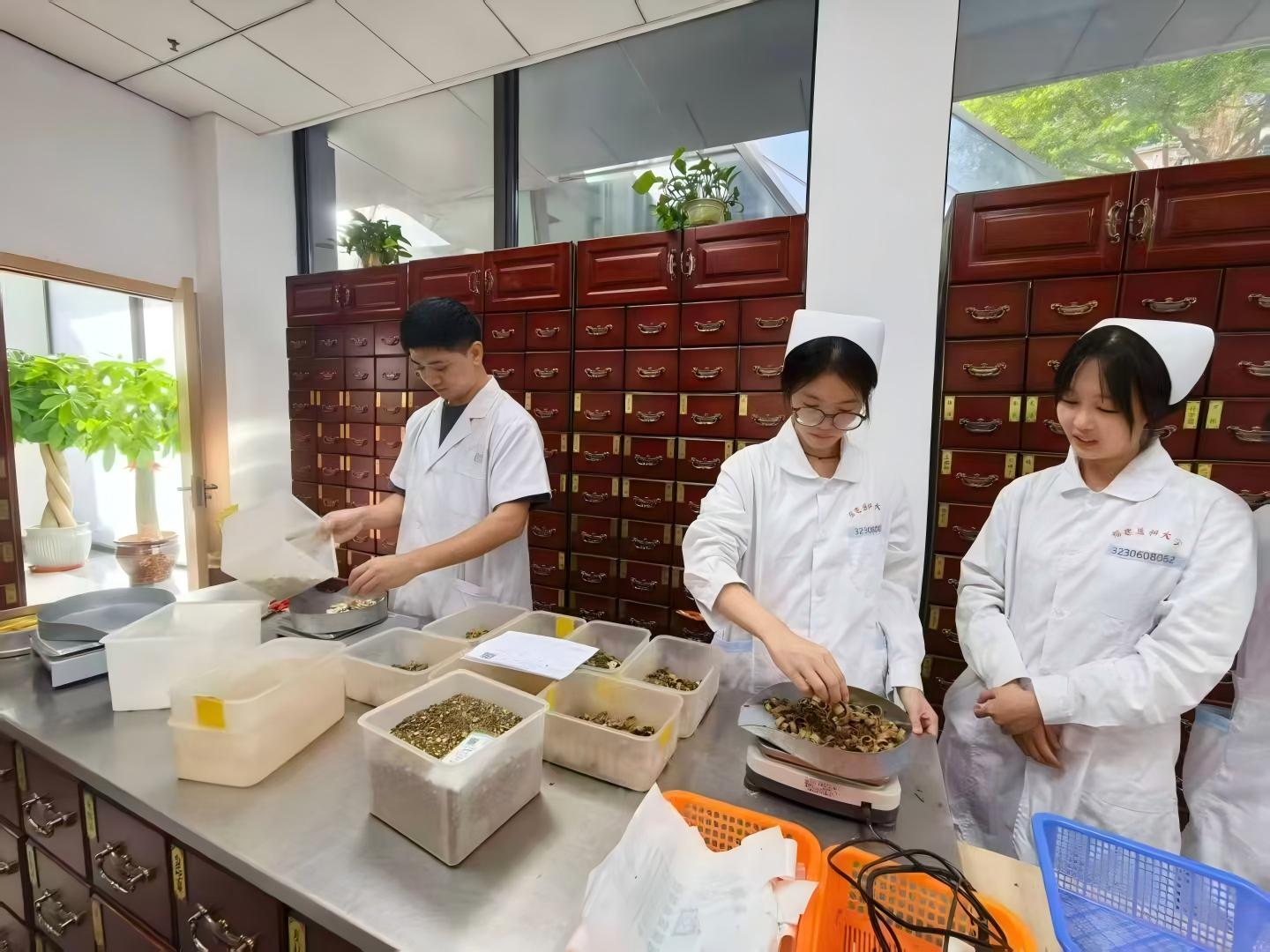 WPS图片(1) WPS图片(1)