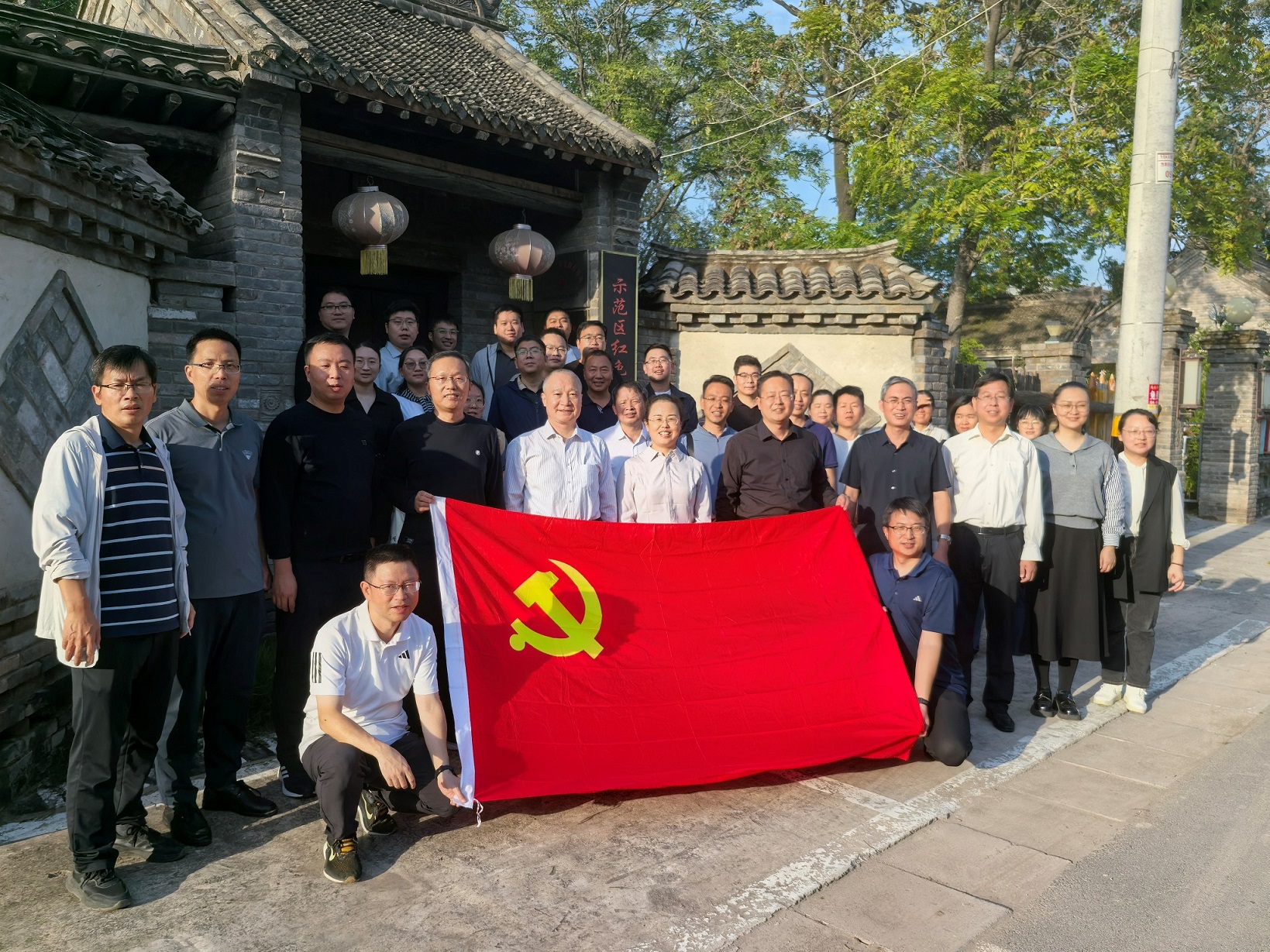 党建红映中秋月 传统技艺共传承——测绘学院与焦作市侨联支部联建活动走进姚郭庄村