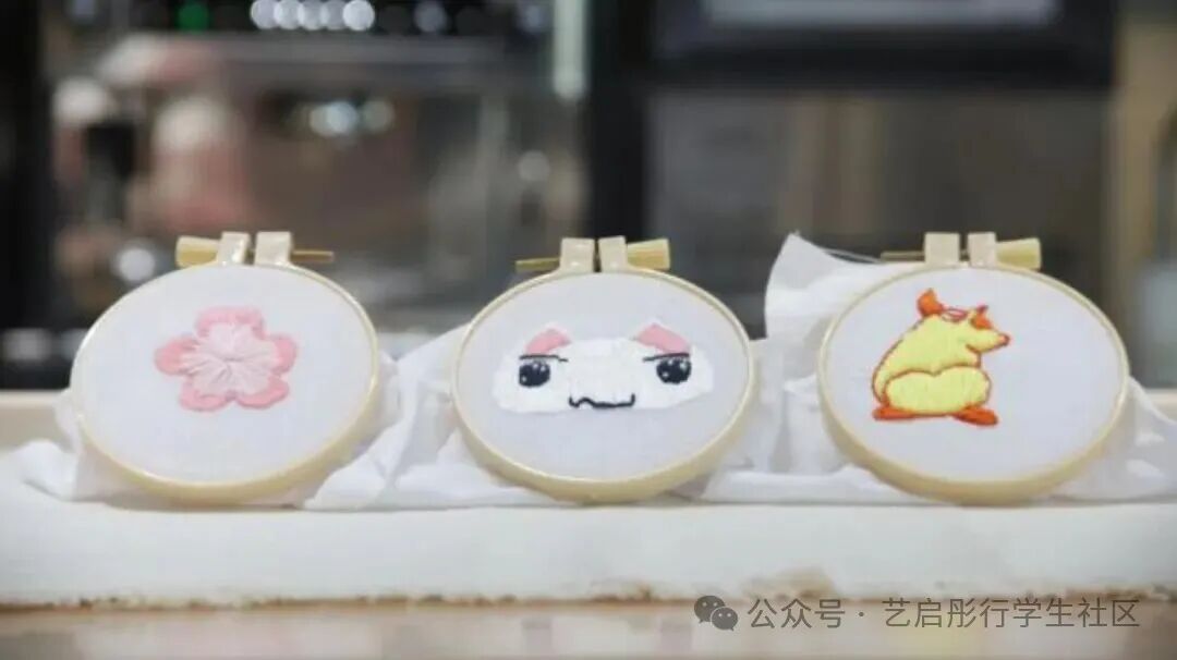 20251204针线传情,绣韵连心——“艺启美”刺绣主题美育沙龙成功举办摄影:梅煜琪 闵一宸7 20251204针线传情,绣韵连心——“艺启美”刺绣主题美育沙龙成功举办摄影:梅煜琪 闵一宸7