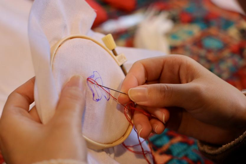 20251204针线传情,绣韵连心——“艺启美”刺绣主题美育沙龙成功举办摄影:梅煜琪 闵一宸 20251204针线传情,绣韵连心——“艺启美”刺绣主题美育沙龙成功举办摄影:梅煜琪 闵一宸