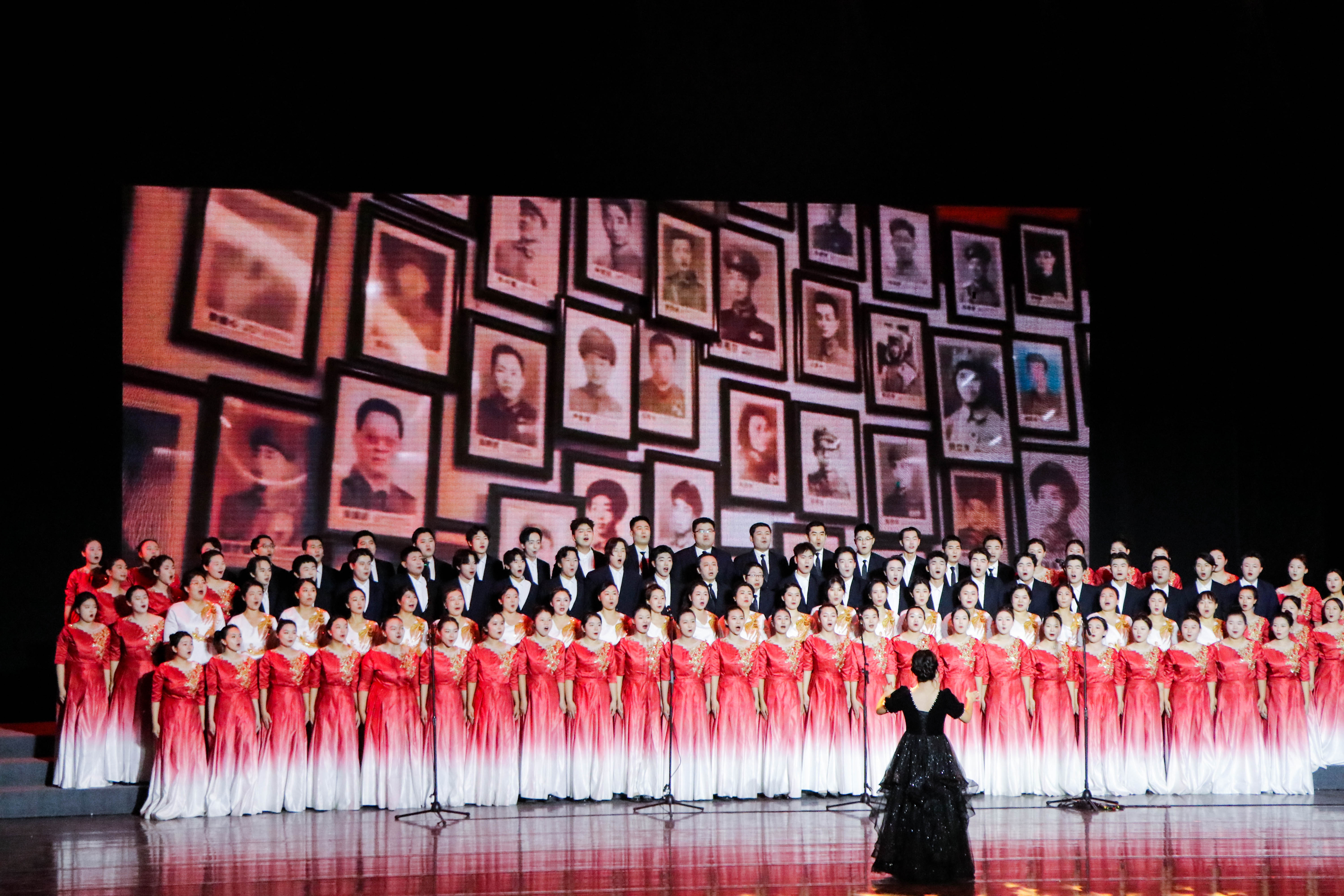 20251203J纪念中国人民抗日战争暨世界反法西斯战争胜利80周年 纪念“一二·九”运动90周年 师生合唱展演—豆明慧 (5)