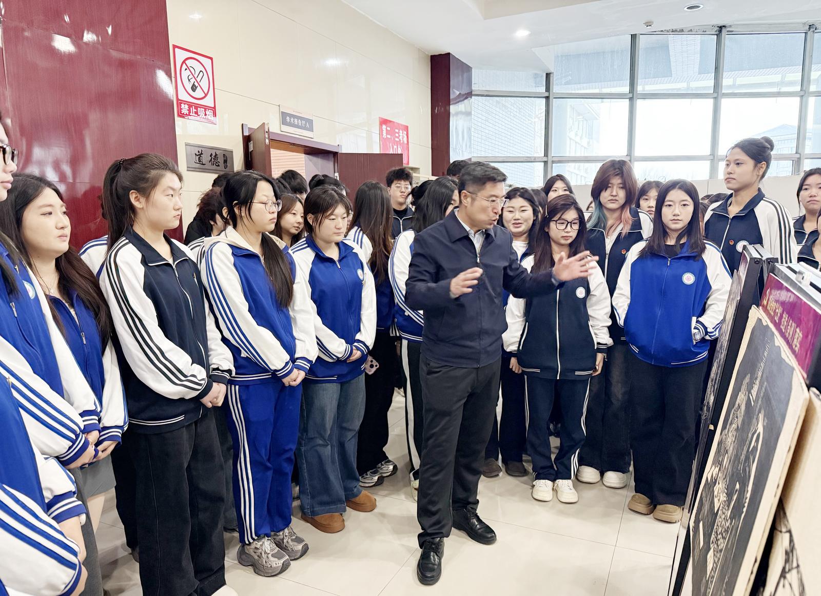 铁岭市党史研究室主任关利群