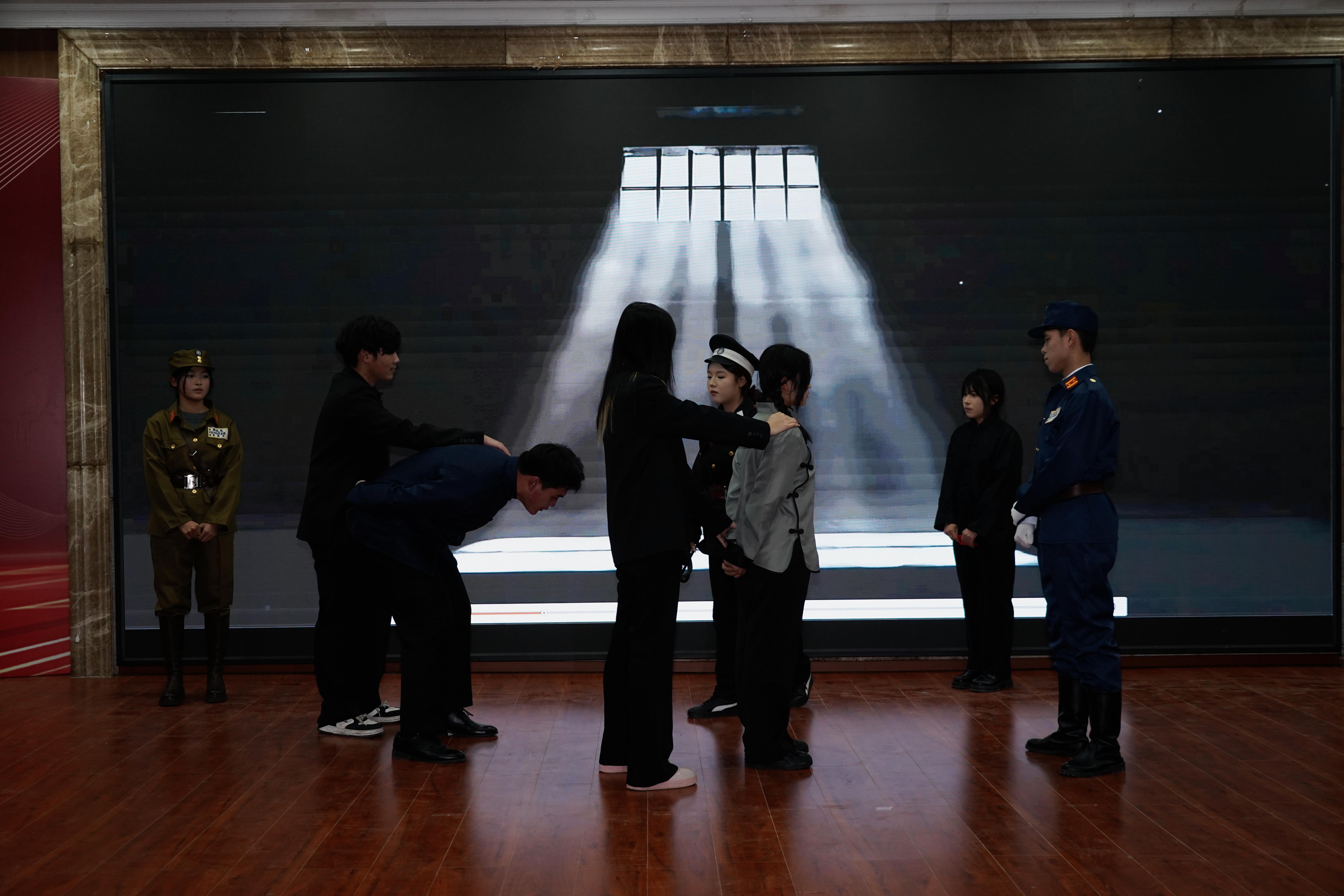 《红岩（节选）》节目照片