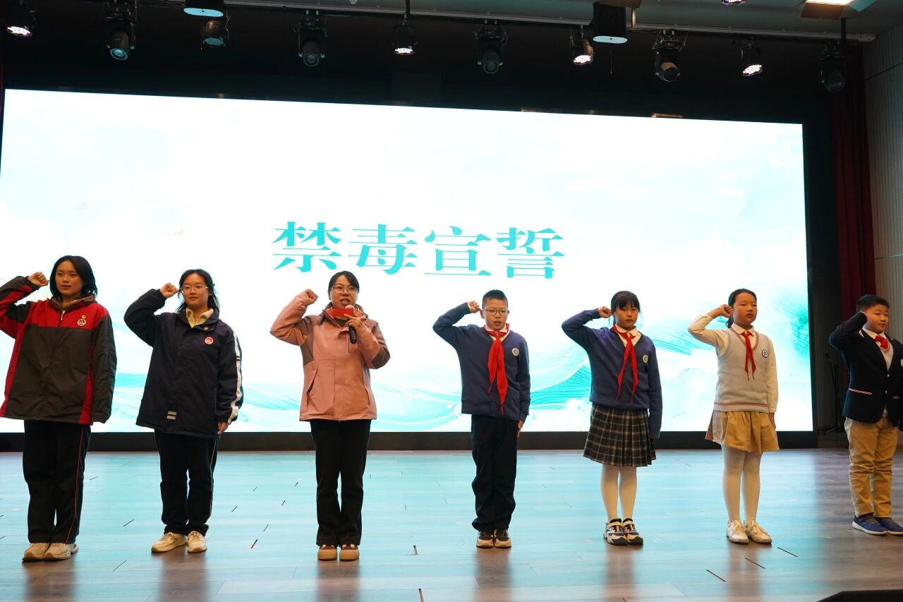 青春不“毒”行,平安伴成长——上海师范大学法学社参与海湾旅游区2025年秋季在校学生毒品预防教育活动(5) 青春不“毒”行,平安伴成长——上海师范大学法学社参与海湾旅游区2025年秋季在校学生毒品预防教育活动(5)