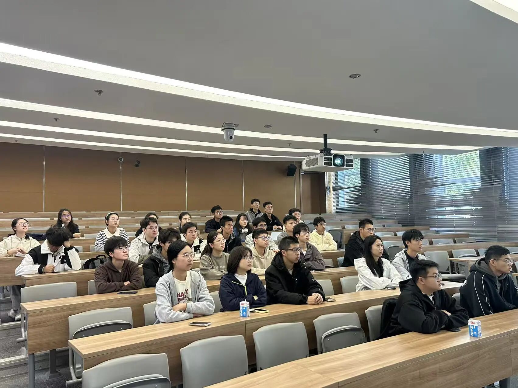 微信图片_2025-12-29_083820_011 微信图片_2025-12-29_083820_011