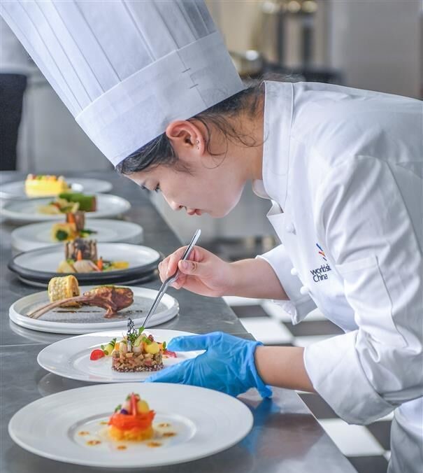 李夏薇老师在第二届全国职业技能大赛中夺冠