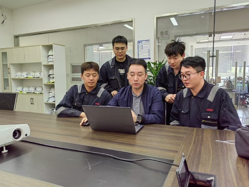 2a422ad9a43ebe96f140a01e2de9e353