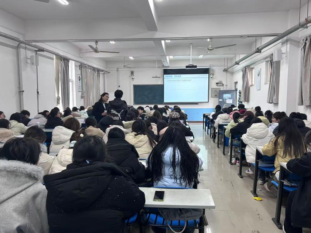 33B3711FABF36ACE95E29C48711_EE2C1E67_1A6C5