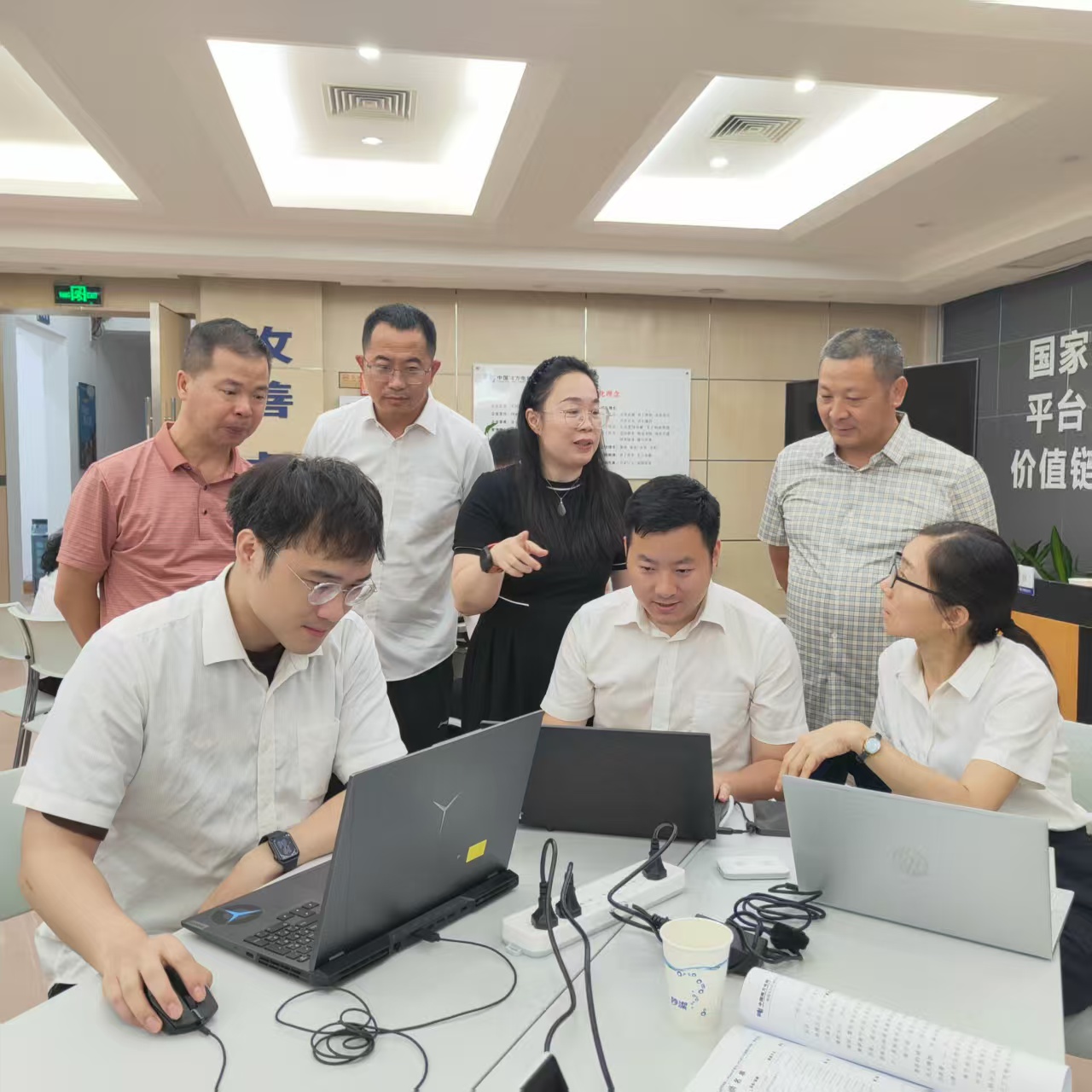 学院党员教师为来自全国各地的工会干部作AI技术应用专题培训