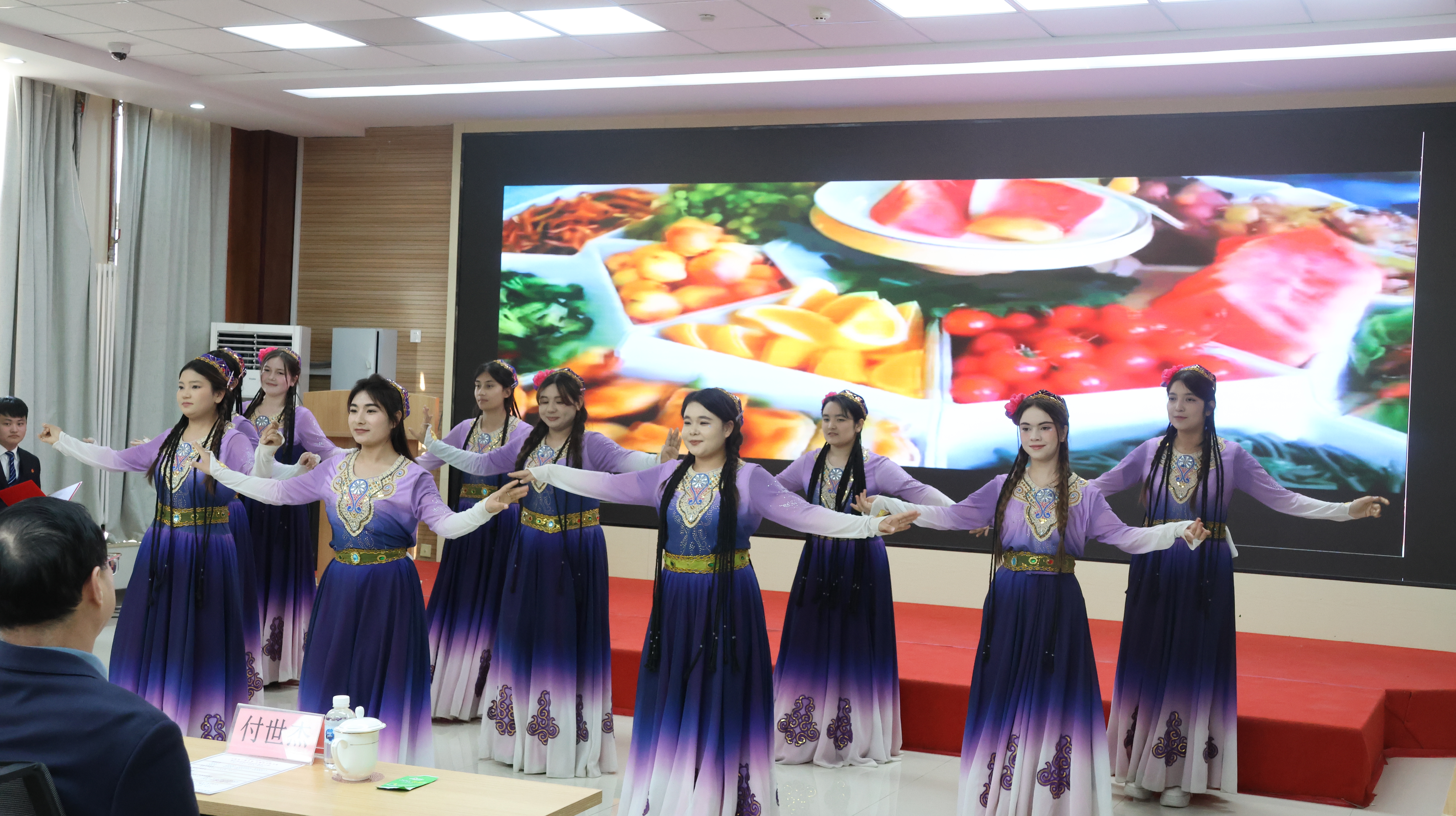 5b37ad5f4845ee2a673e49d895c1e741