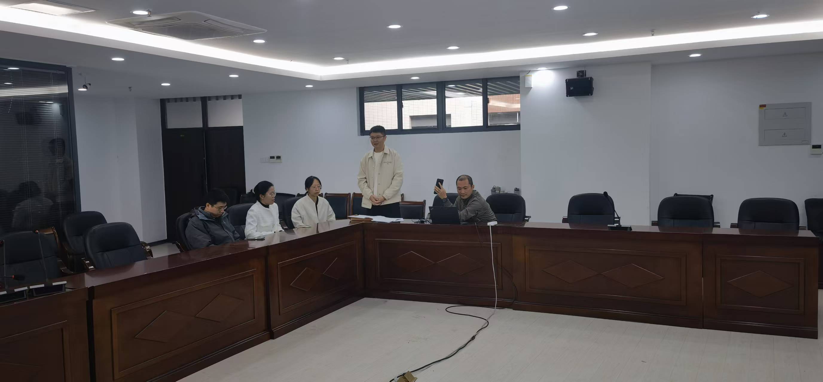 卢得仁入党照片