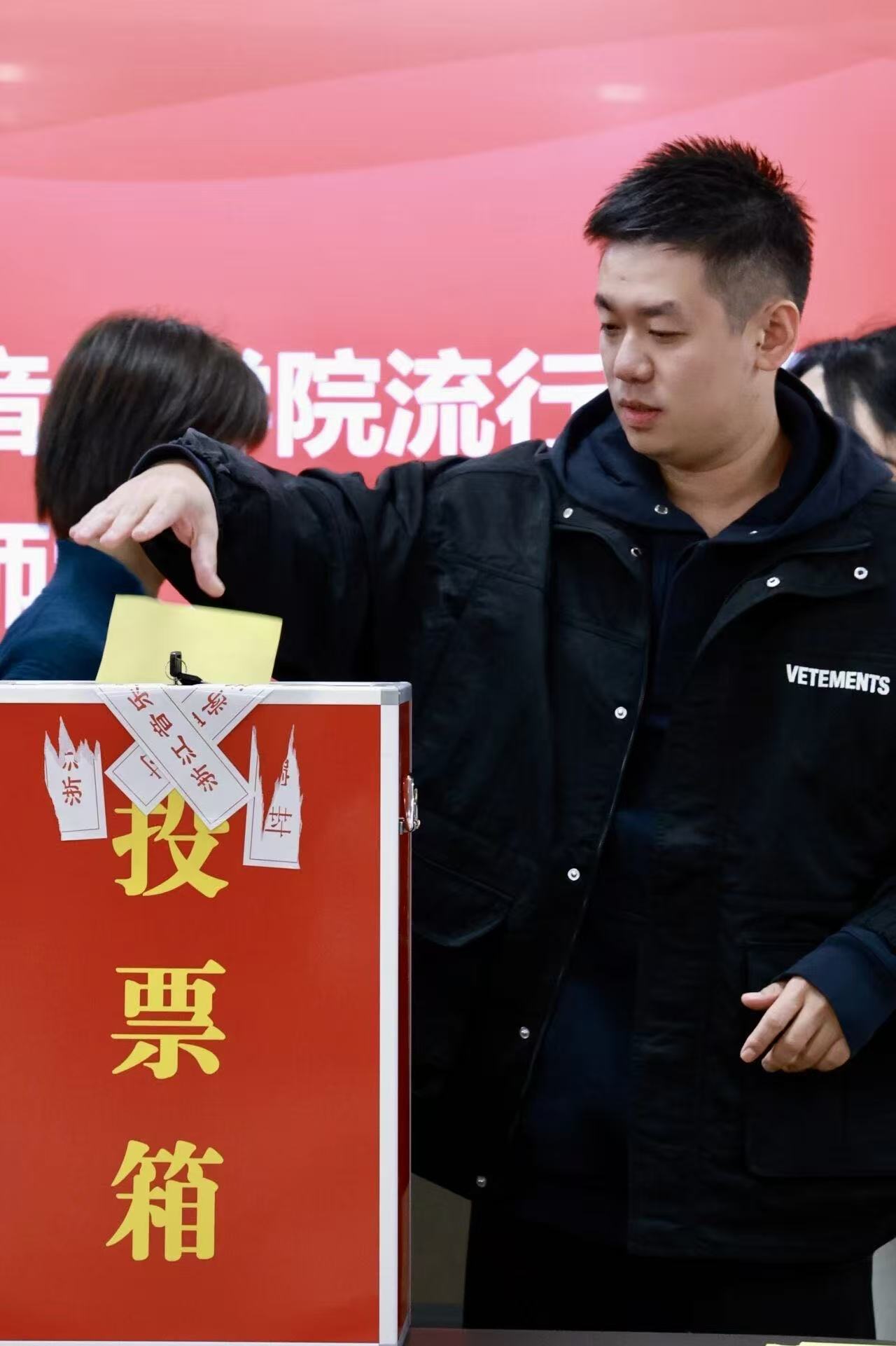 d05be273ce94c46b8f716da6bfb0e972