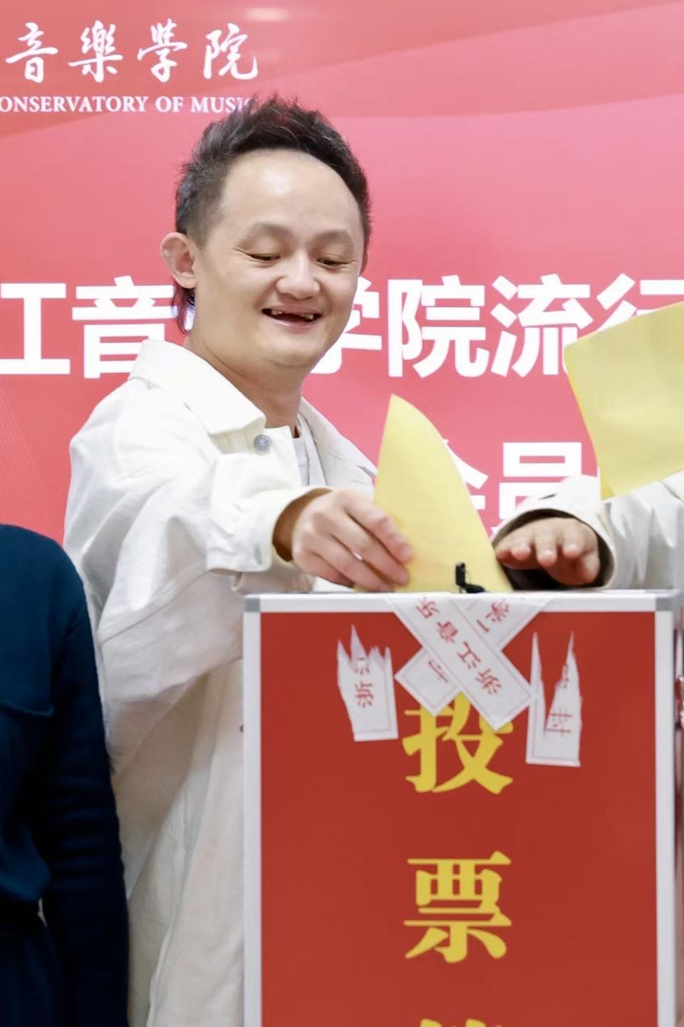 7b8efd76713fe9260cba260cab323efe