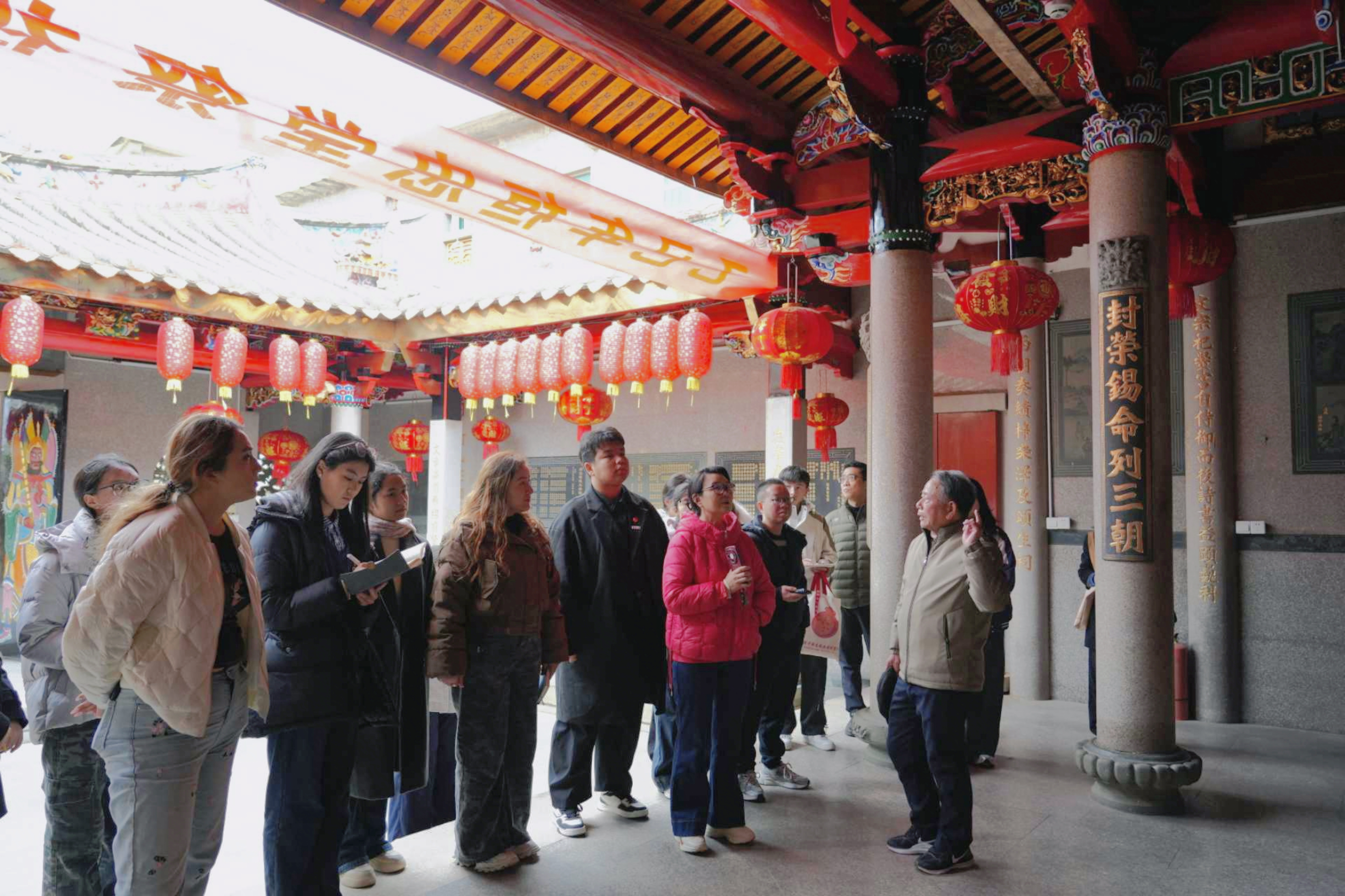 2026.1.30实践队一行参观衙门粘氏宗祠