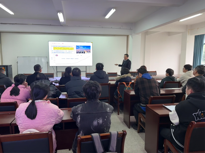 图为柯才焕教授讲座现场