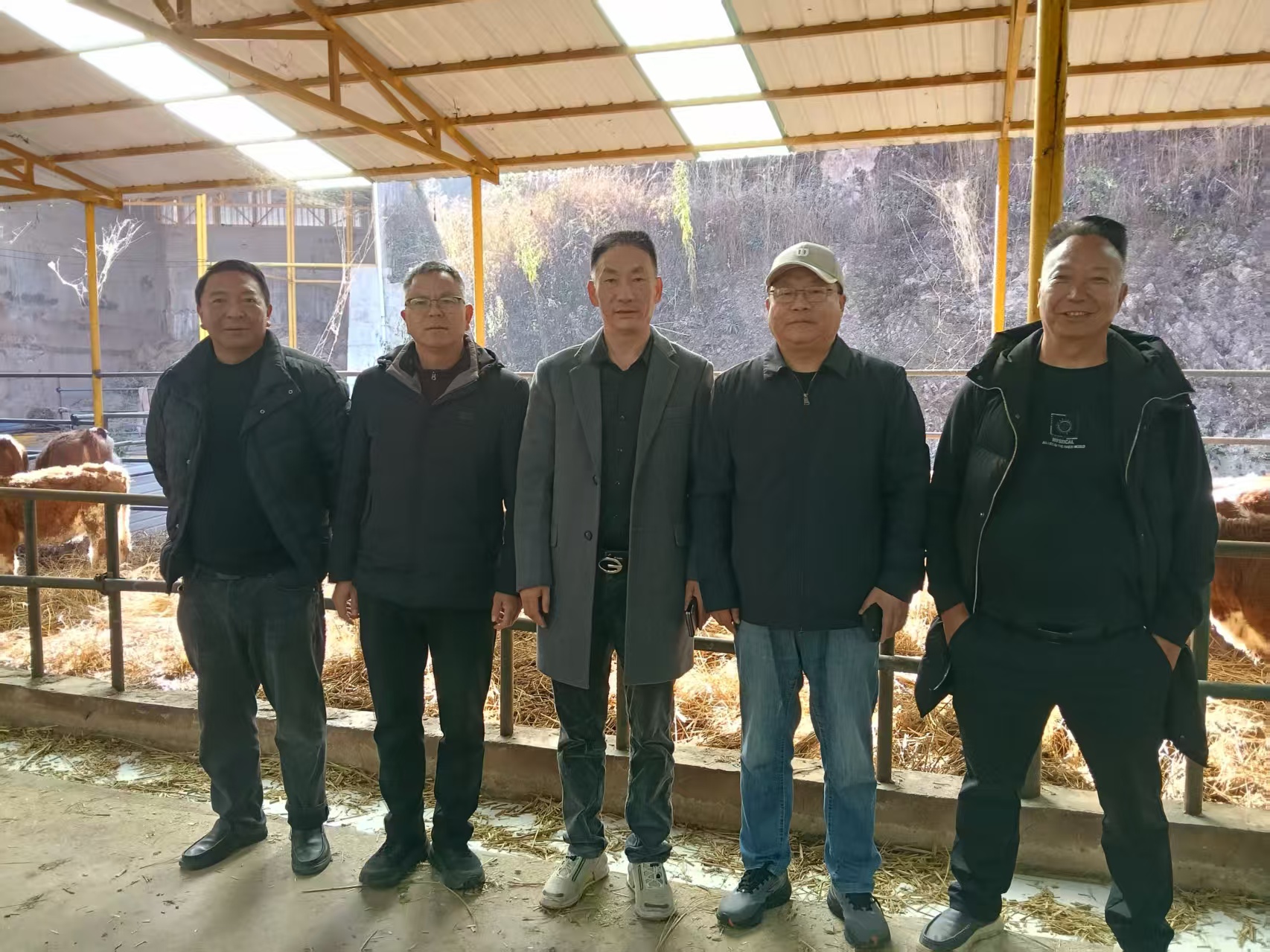 在永平博雁农牧科技有限公司养殖基地留影