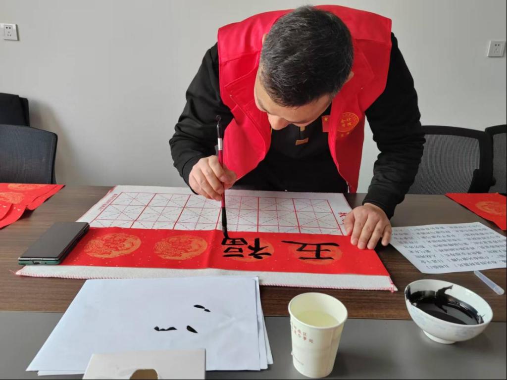 0EB78EE7-91FE-48ED-AFA4-82E087E32913