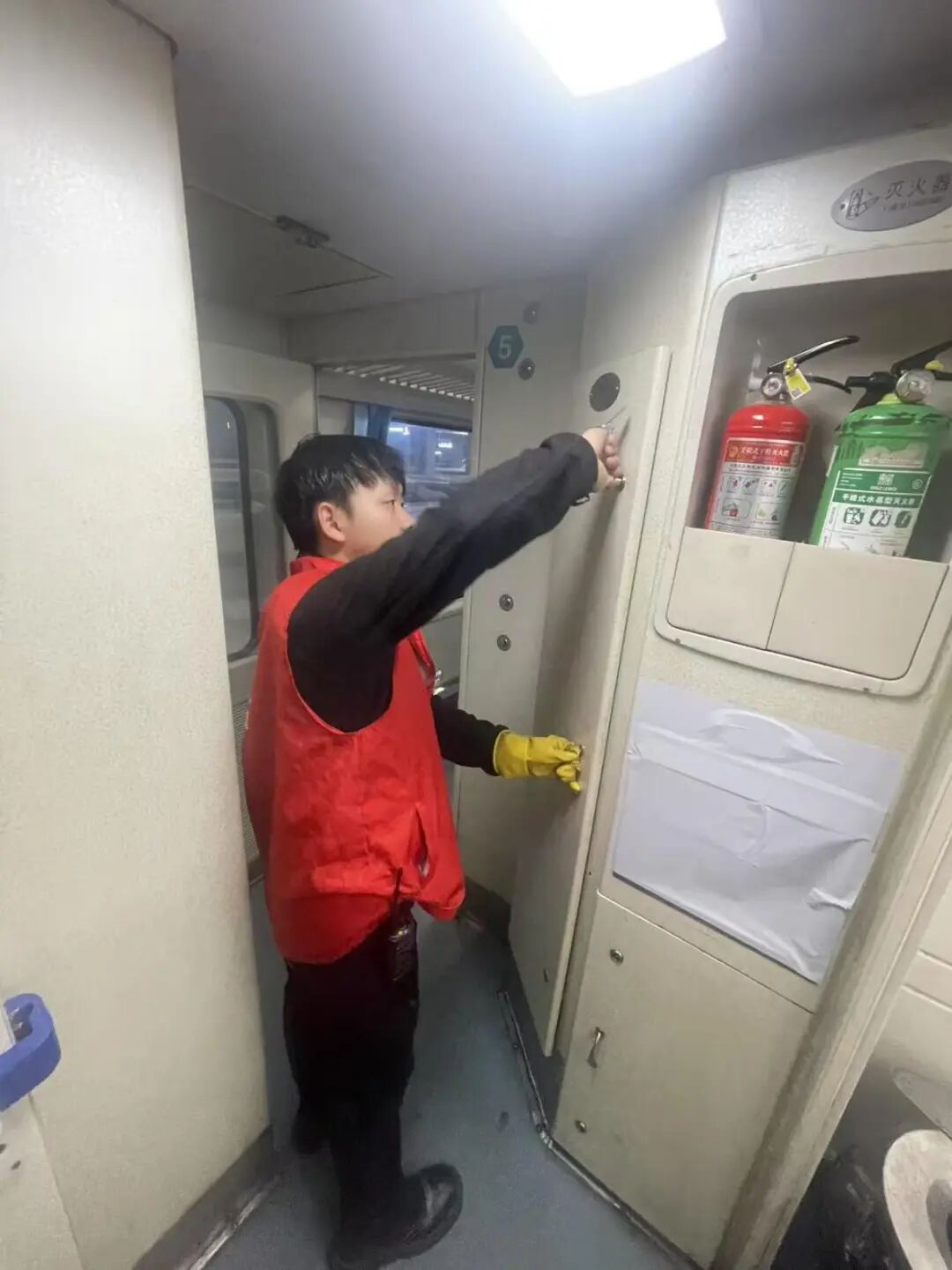 BC6E39BD95A9DB21EB5B7F7C350_D1F4C710_1B126