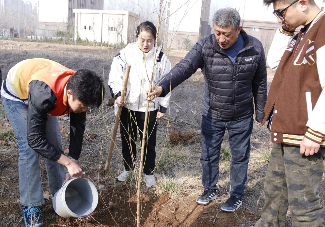 558AFF83302599AB9527E3BBA4B_3045AF0E_45F8A