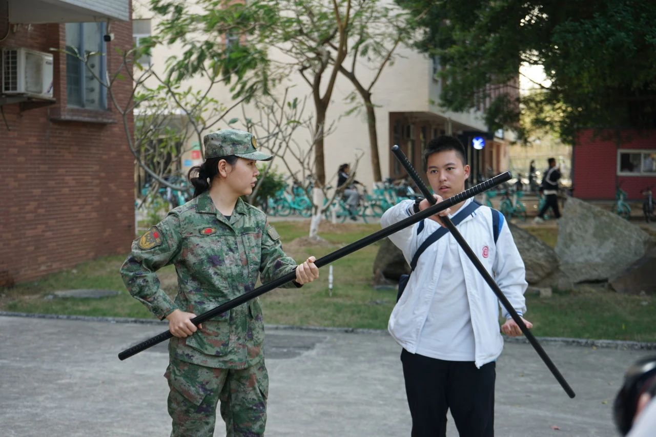 警棍盾牌体验现场.jpg