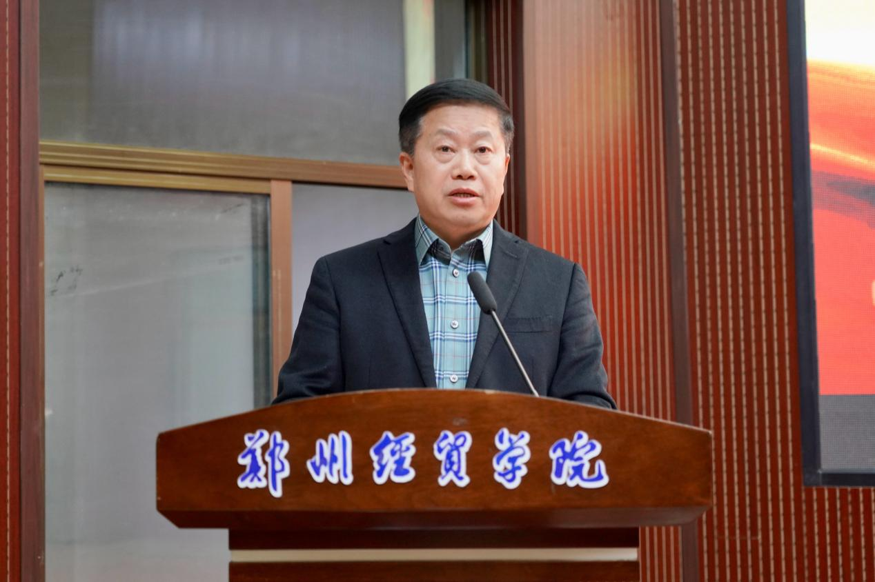 工会主席、校长助理杨德明讲话.png