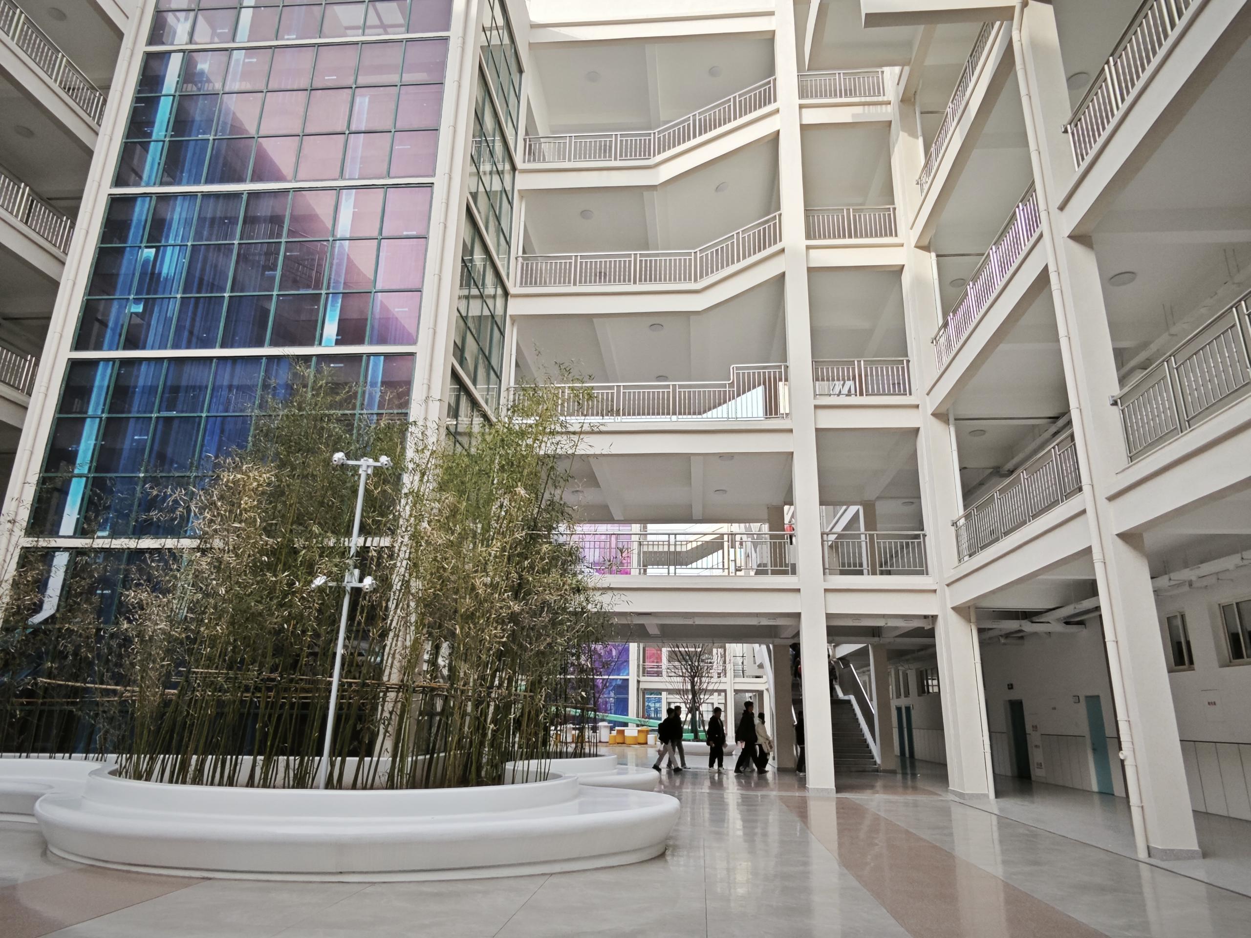 青岛黄海学院打造舒适,现代,功能齐全的教学环境