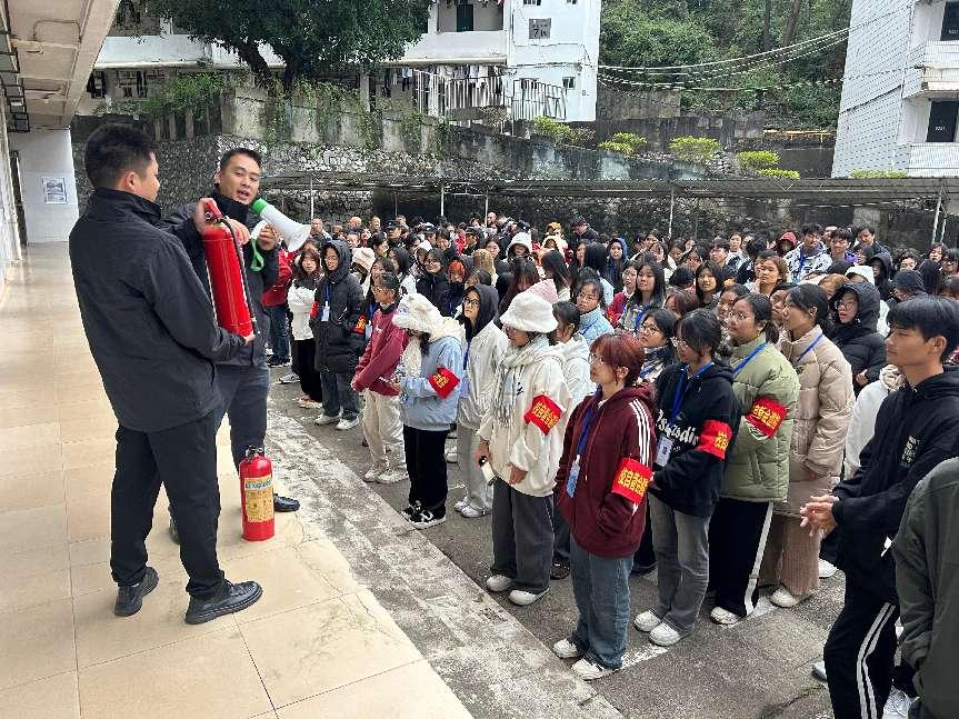 灭火器使用培训现场.jpeg