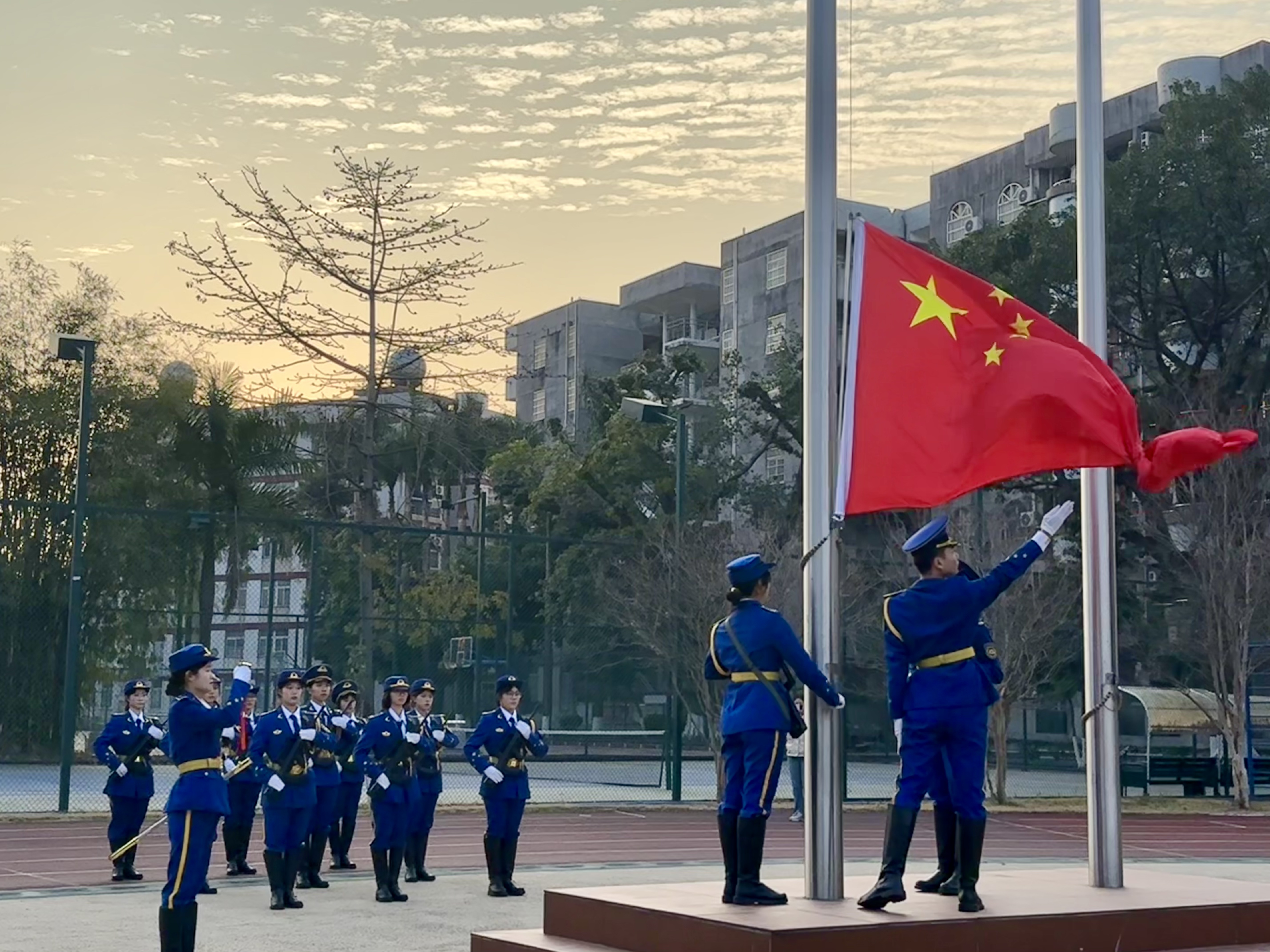 广东建设职业技术学院广州校区升国旗仪式现场