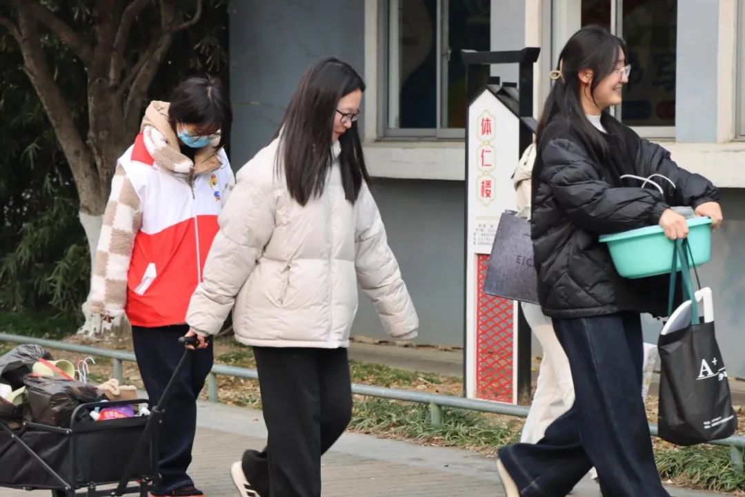 搬宿舍4.jpg