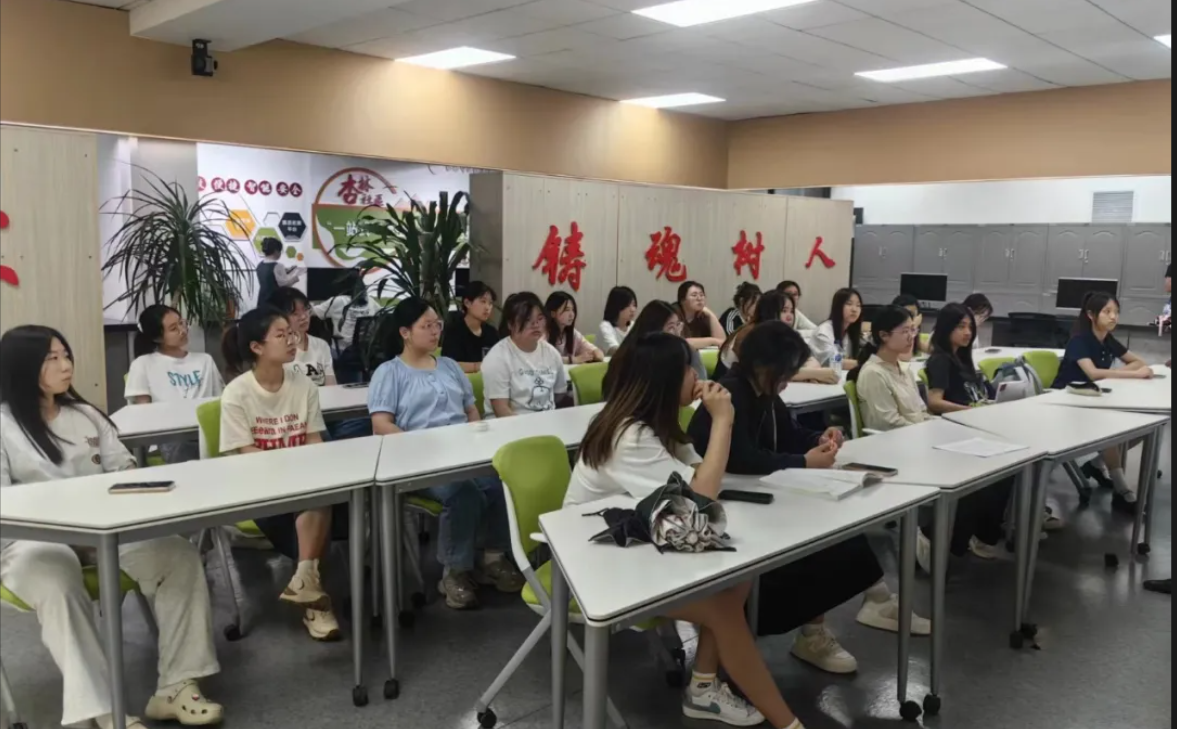 屏幕截图 2025-03-27 211638.png 屏幕截图 2025-03-27 211638.png