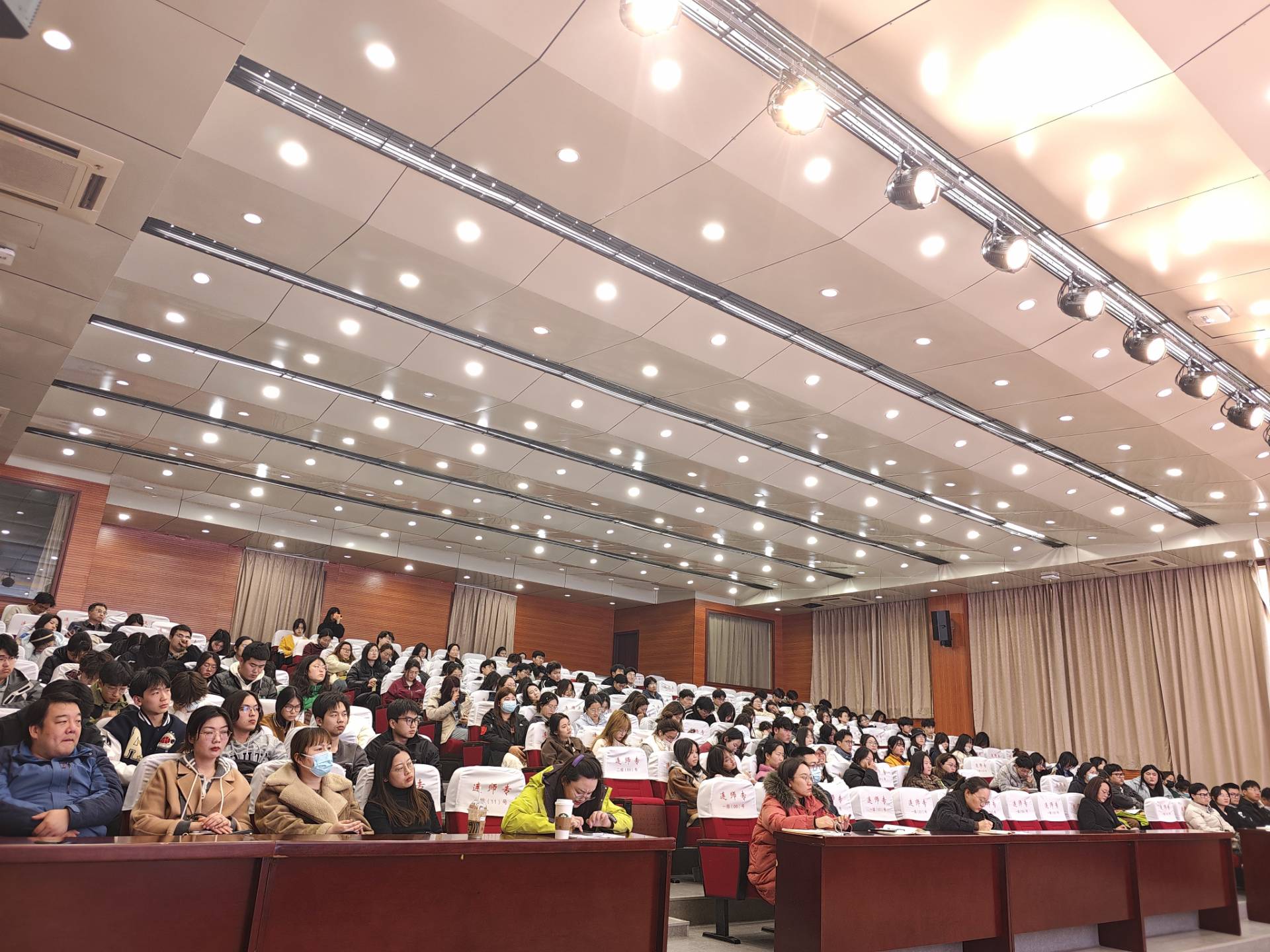 “挑战杯”系列赛事校内辅导讲座 (1).jpg