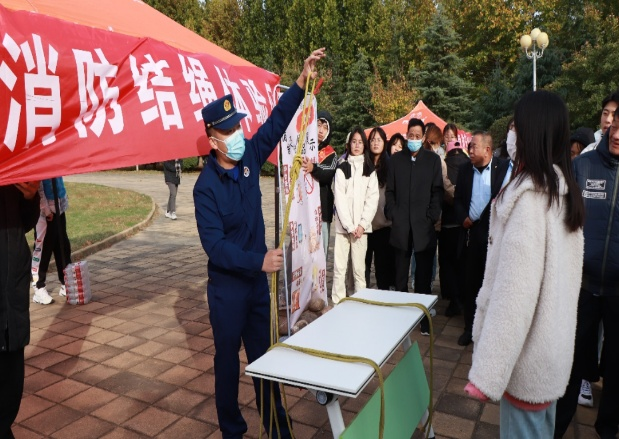三、服务护航:精细化保障织就“暖心网络”②