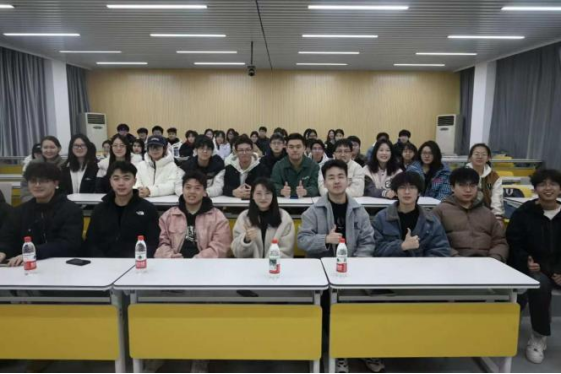 3.28一站式学生社区丨能力提升③：充电赋能，遇见更好的自己0328356.png