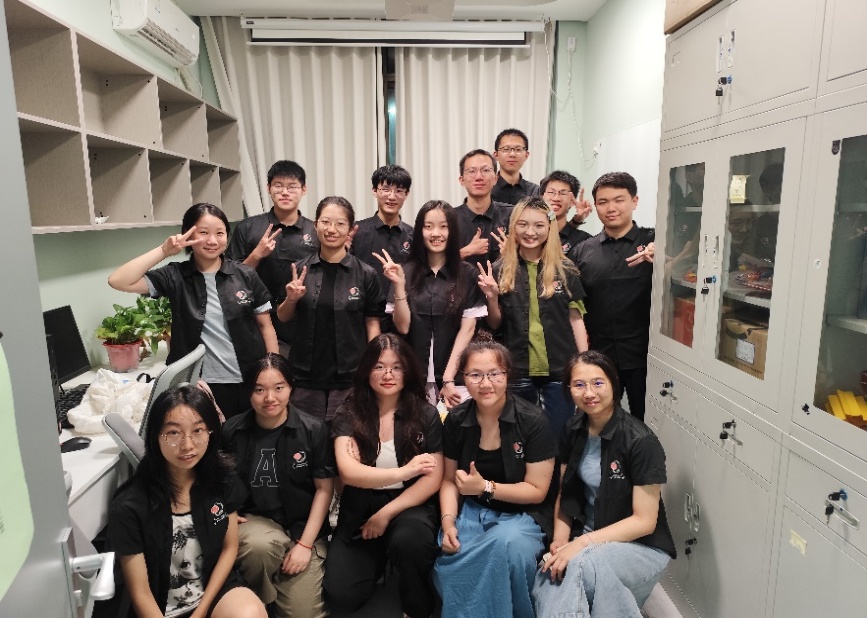 学习兴趣小组常规活动.jpg