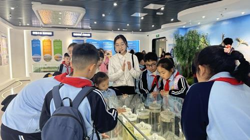 2025年“世界水日·中国水周”系列活动之二：科普盛宴开席！湖南水情教育馆接待桂花树小学师生2.jpg