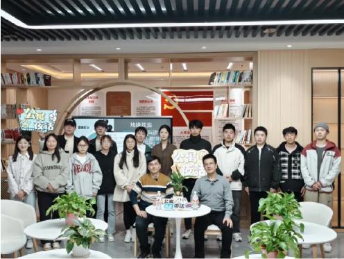 学生1.jpg 学生1.jpg