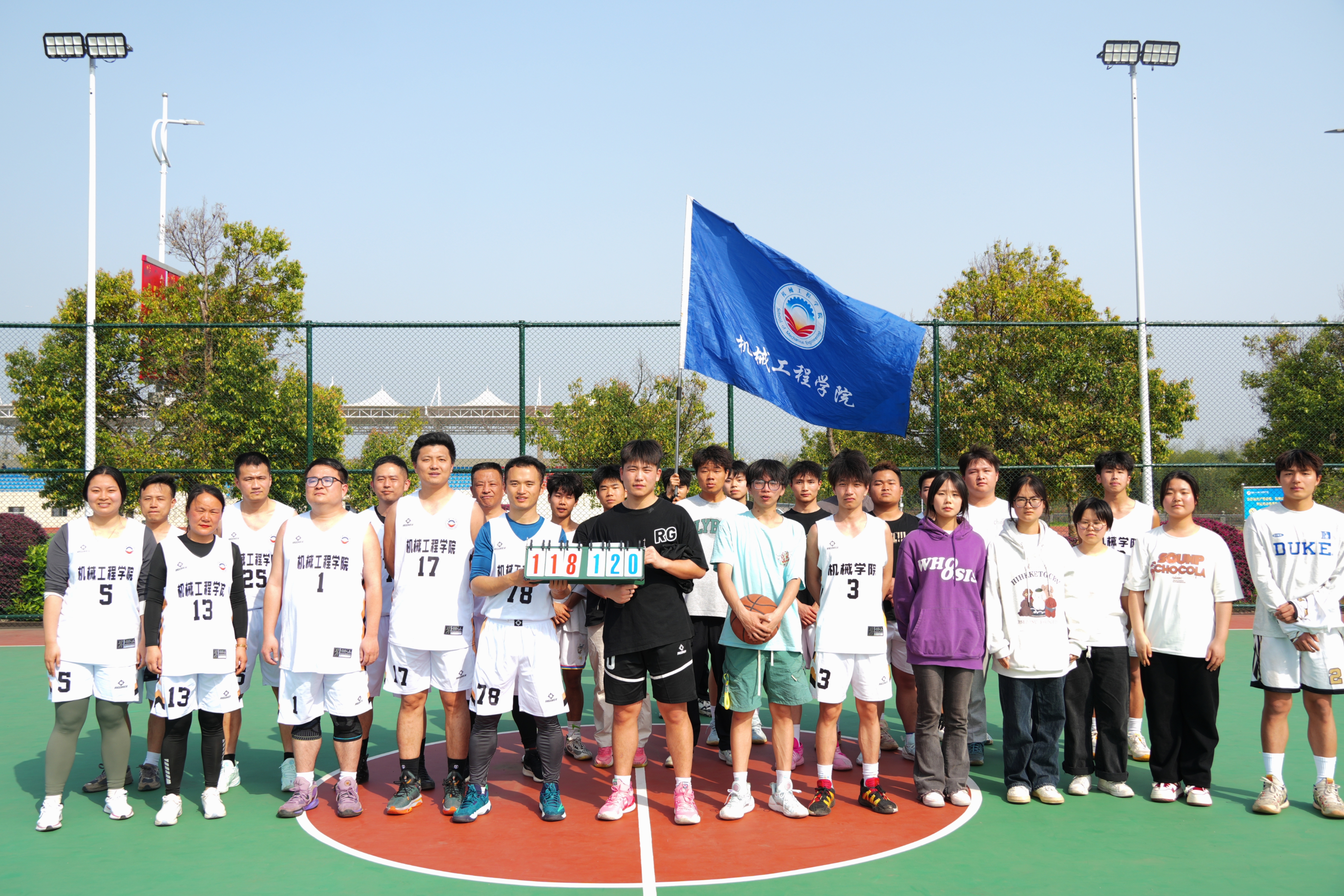 193CCC8D8FA101D7995C5BF1CE69C9C3.jpg