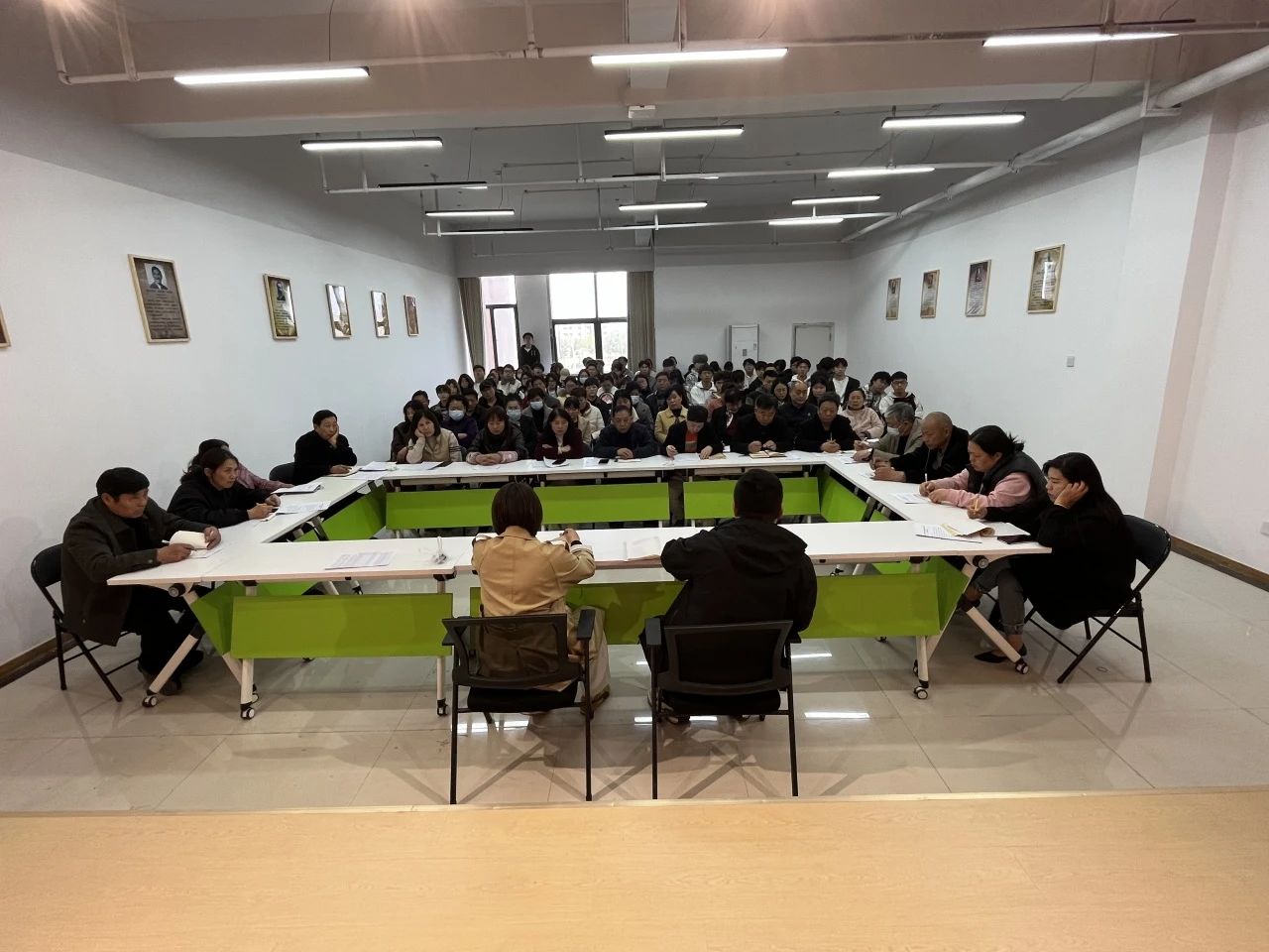 会议3.jpg 会议3.jpg